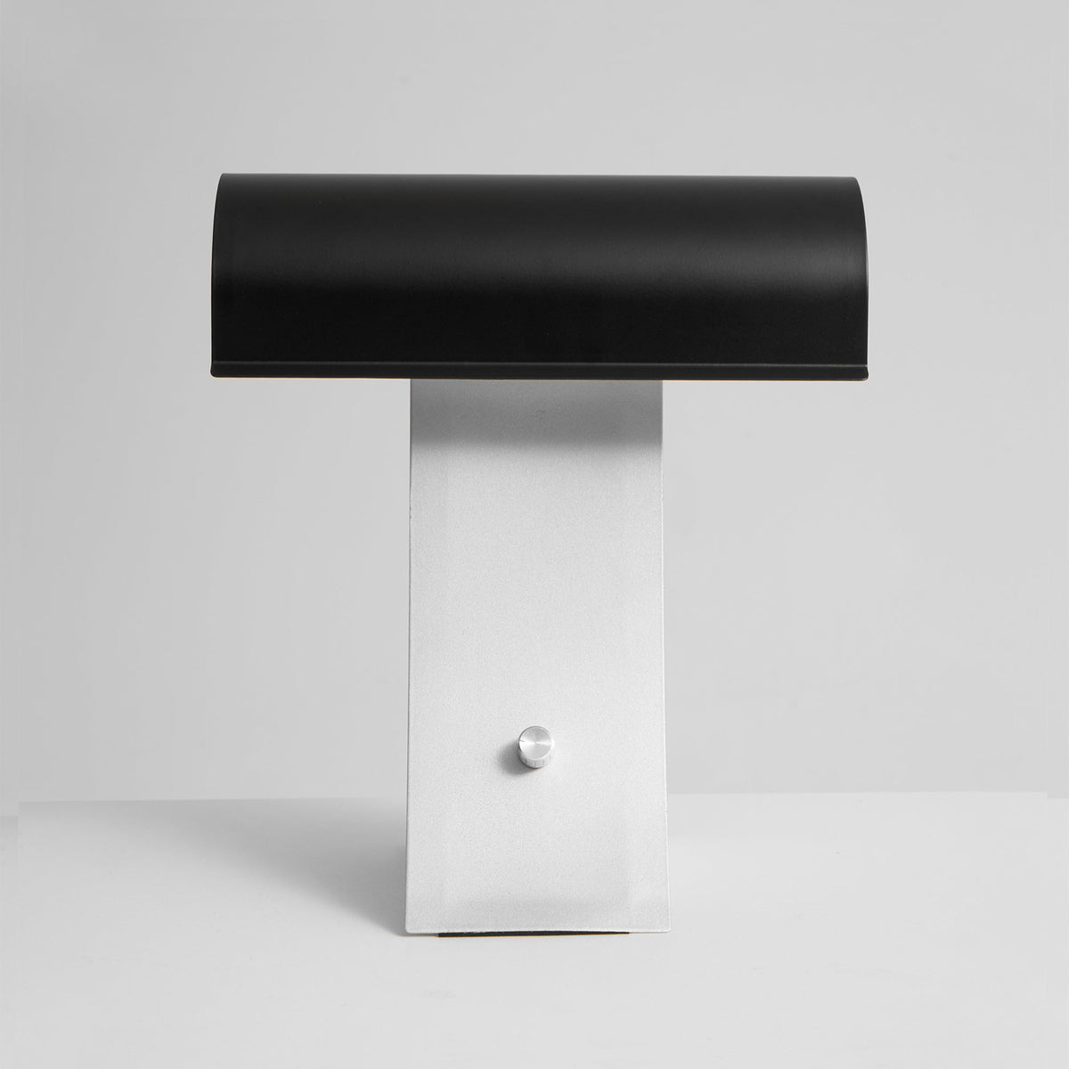 Noirvian Table Lamp