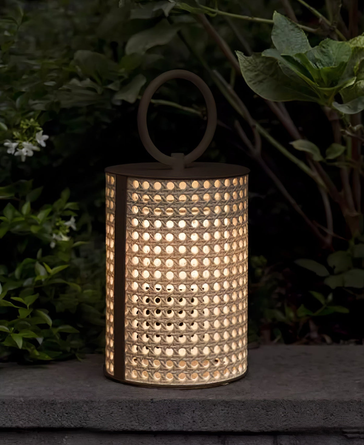 Zebr Solar Outdoor Lantern Lamp