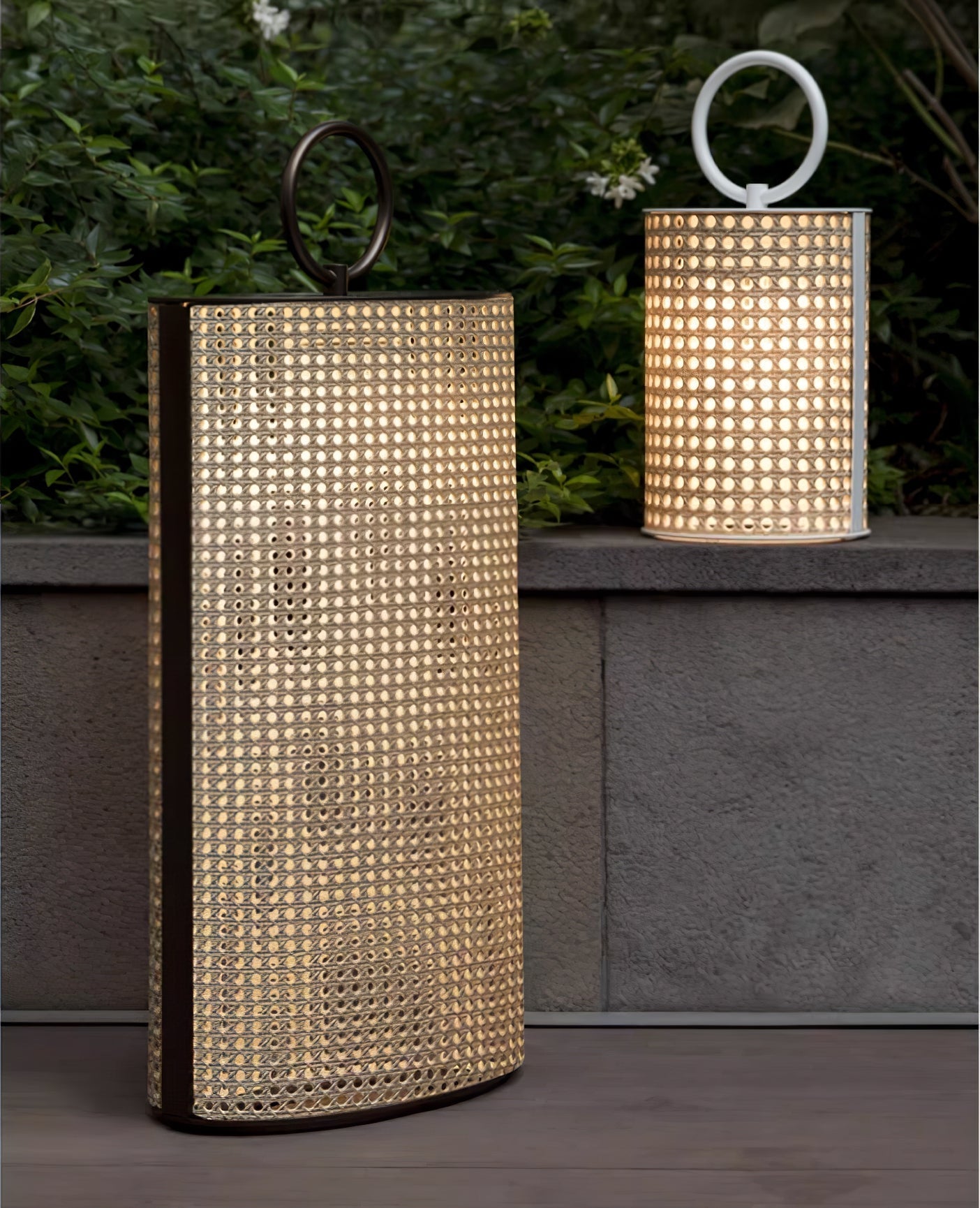 Zebr Solar Outdoor Lantern Lamp