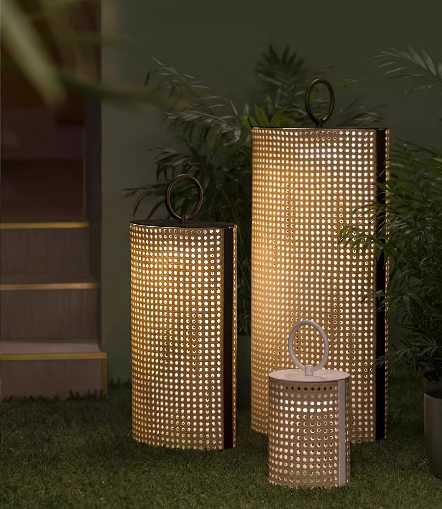 Zebr Solar Outdoor Lantern Lamp