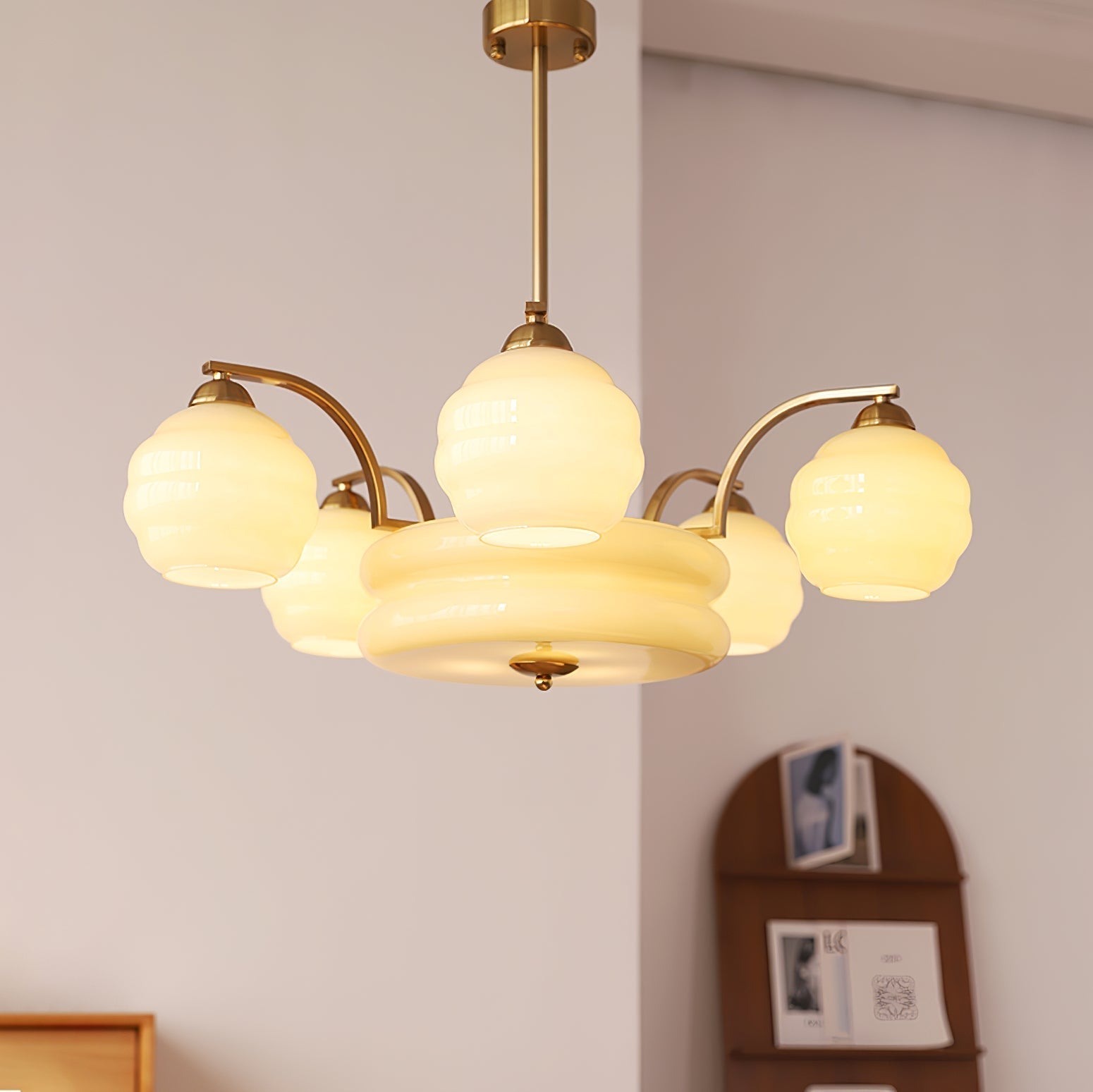 Lustra Chandelier Art Deco Vintage Gold Glass Shades - Neutral Decor