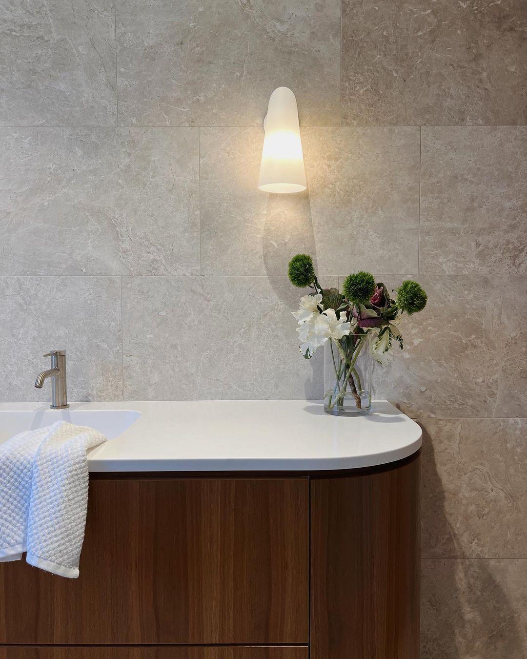 Lioririella Conical Glass Wall Lamp