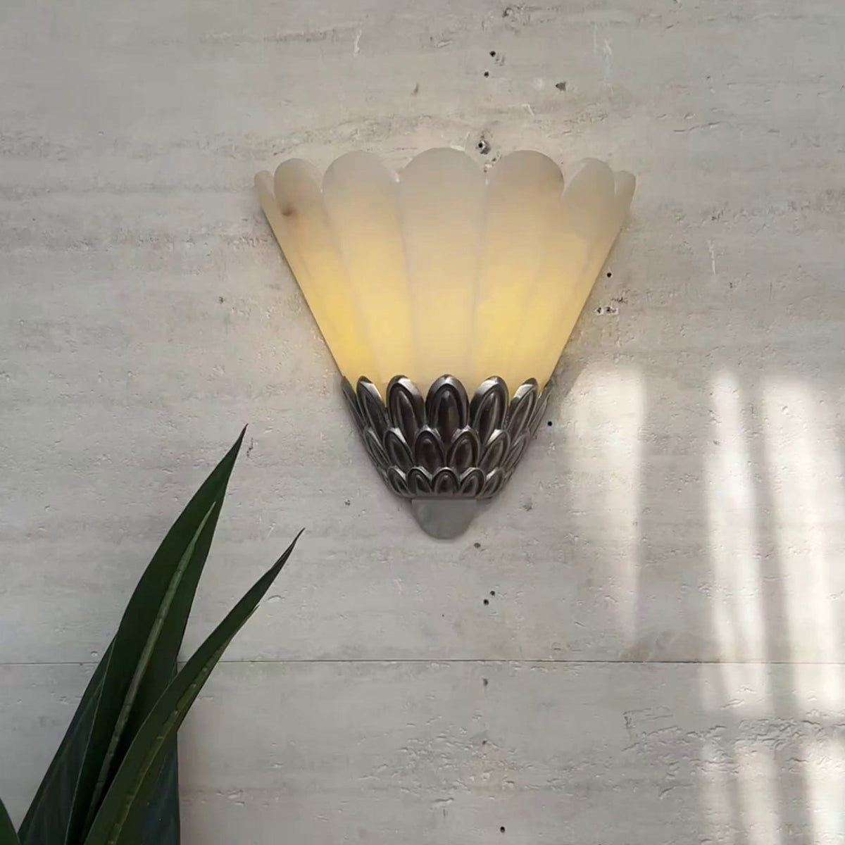 Marbe Vintage Alabaster Petal Wall Lamp