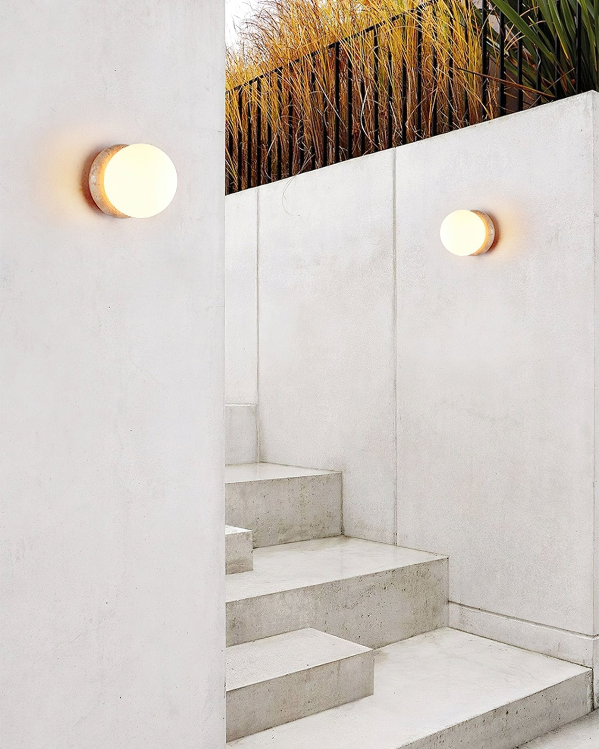 Taverelia Round-Plate Travertine Wall Light