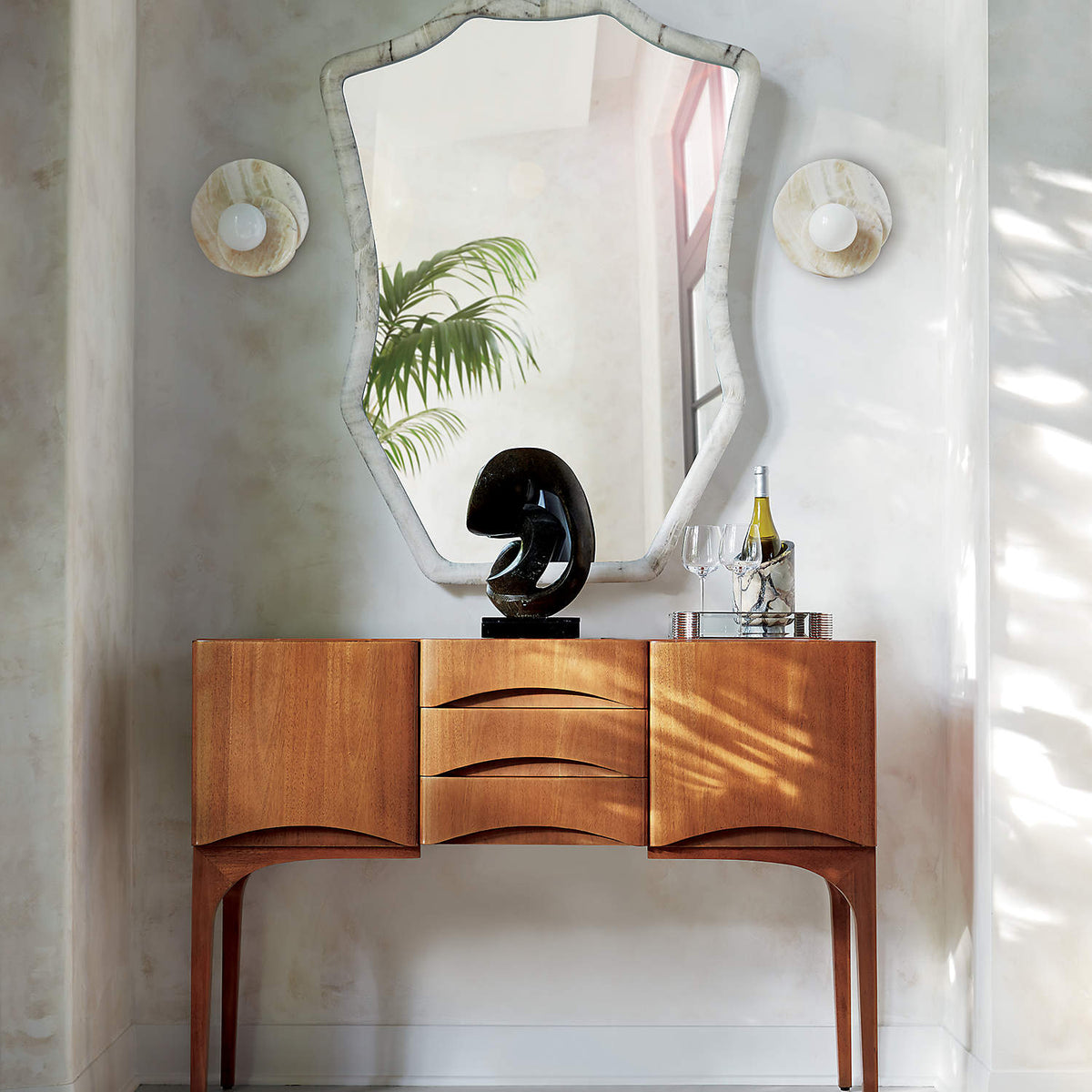 Alorarae Organic Alabaster Wall Light