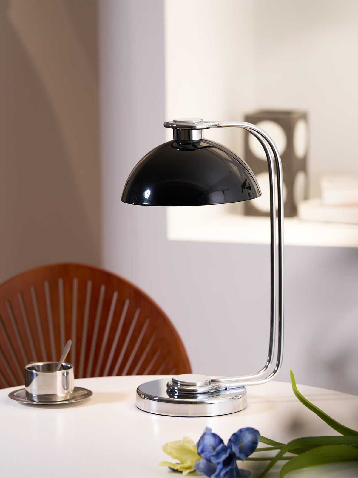Lucanella Contemporary Acrylic Table lamp