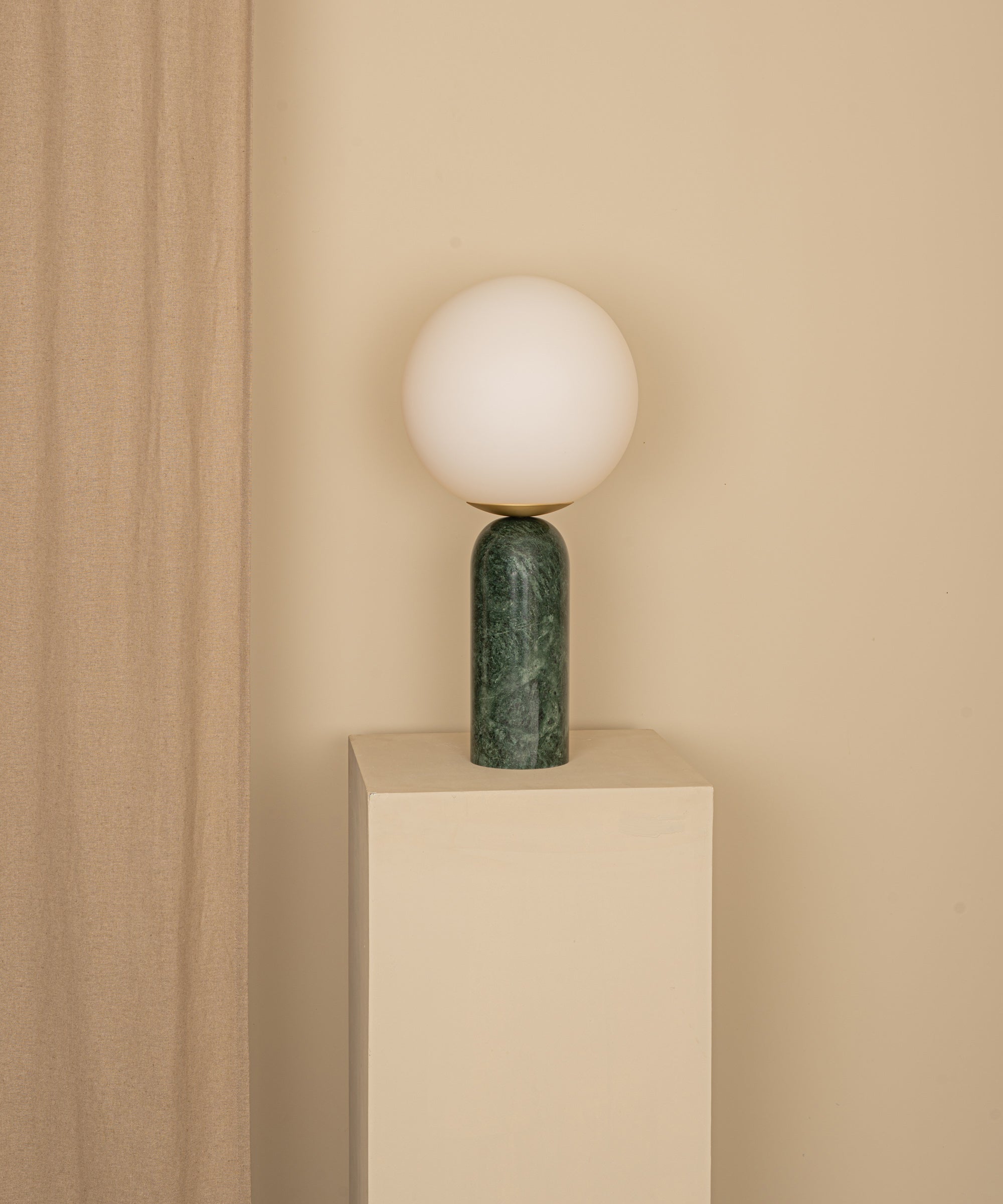 Velineria Table Lamp