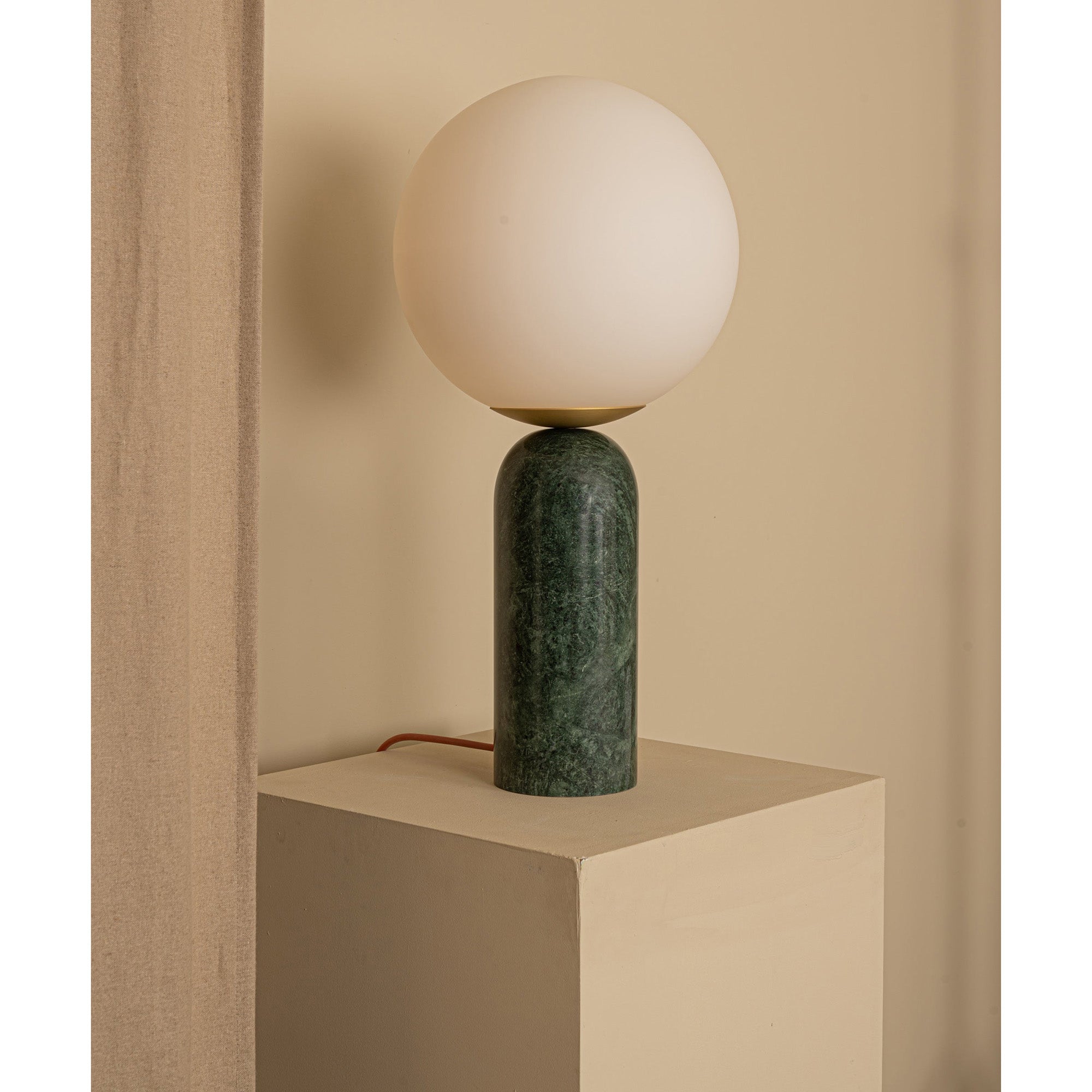 Velineria Table Lamp