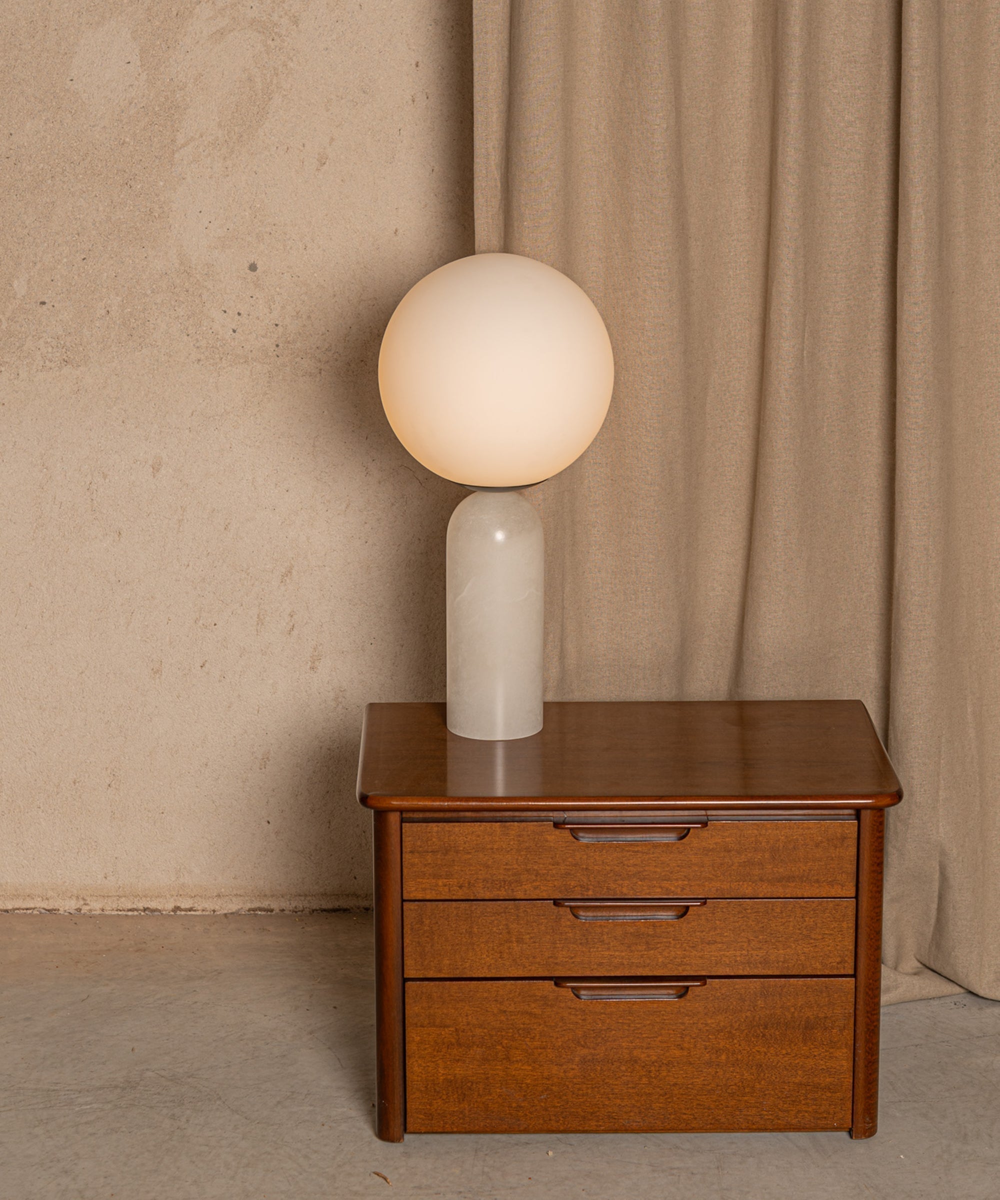 Velineria Table Lamp