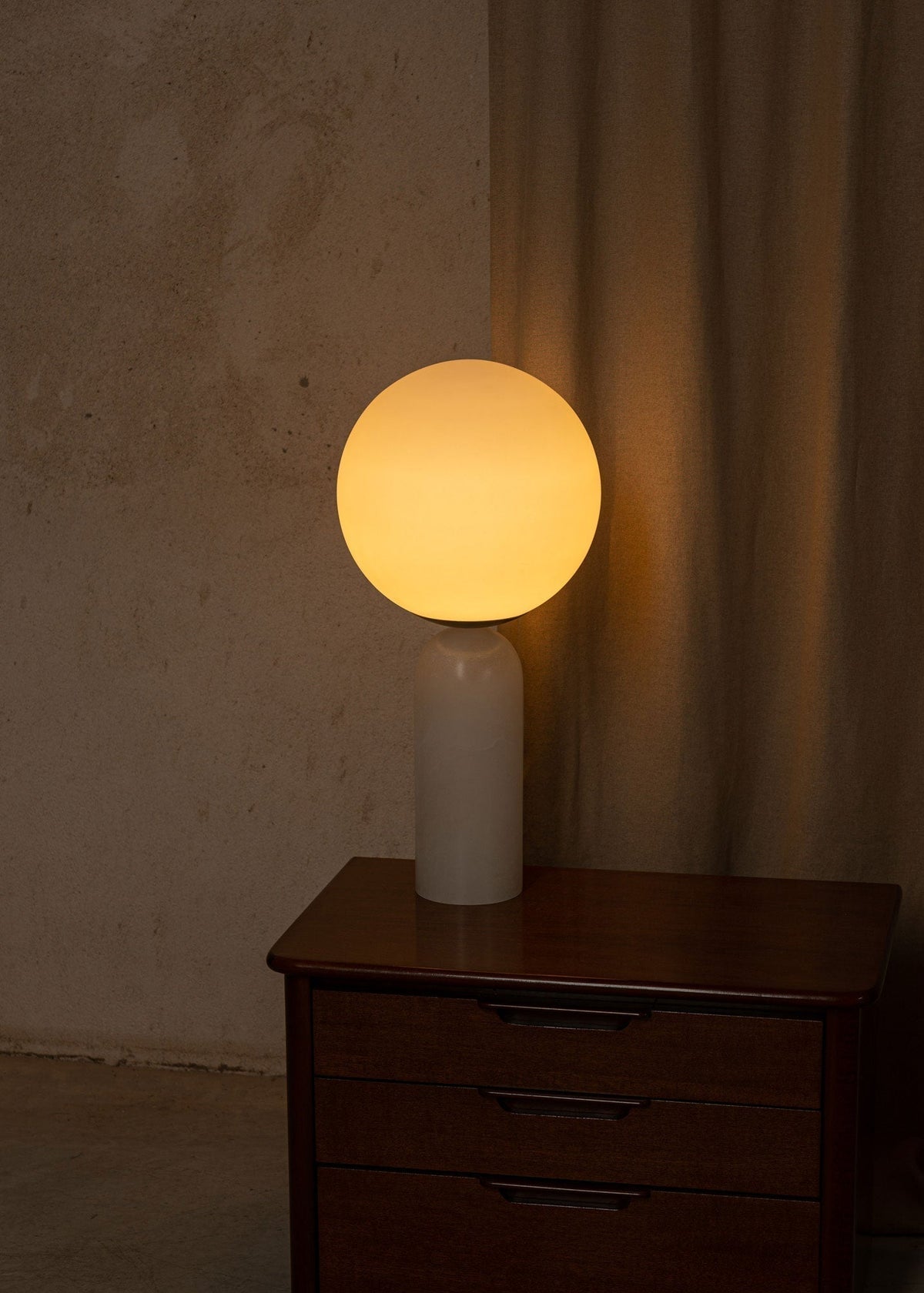 Velineria Table Lamp