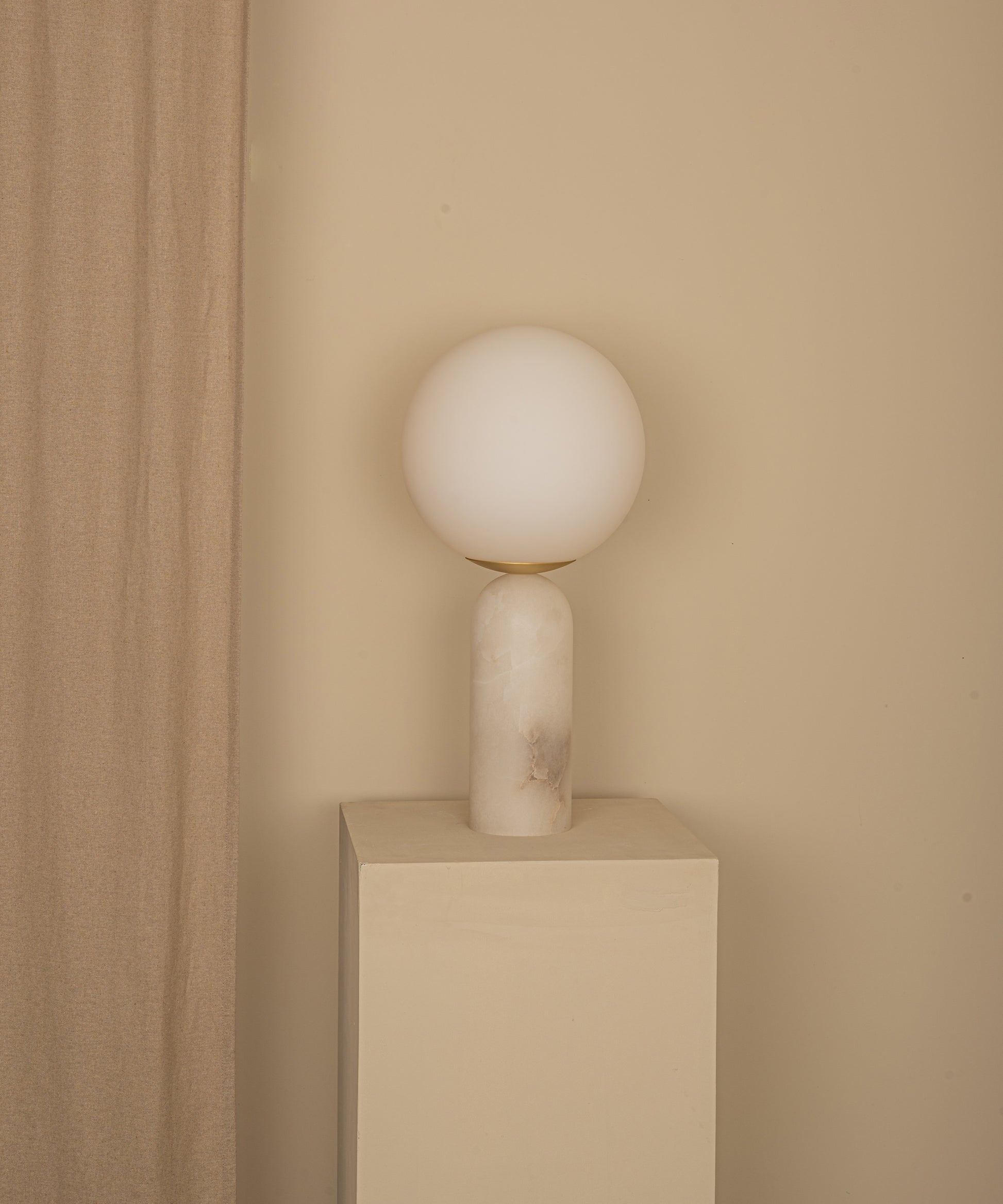 Velineria Table Lamp