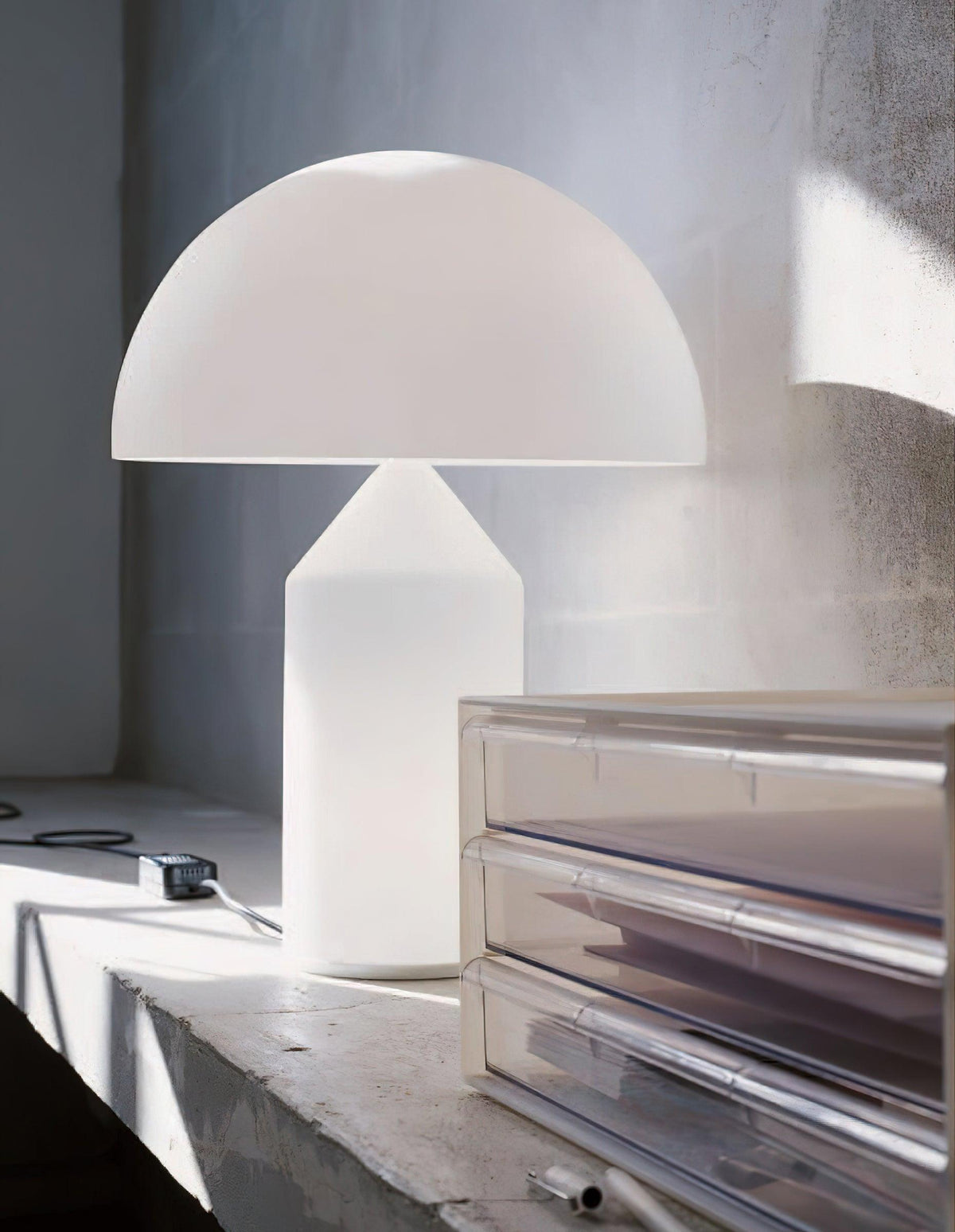 Hesrin Glass Artistic Table Lamp