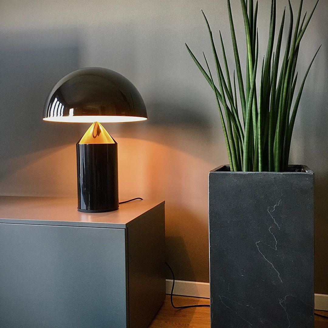 Selisina Industrial Minimalist Table Lamp