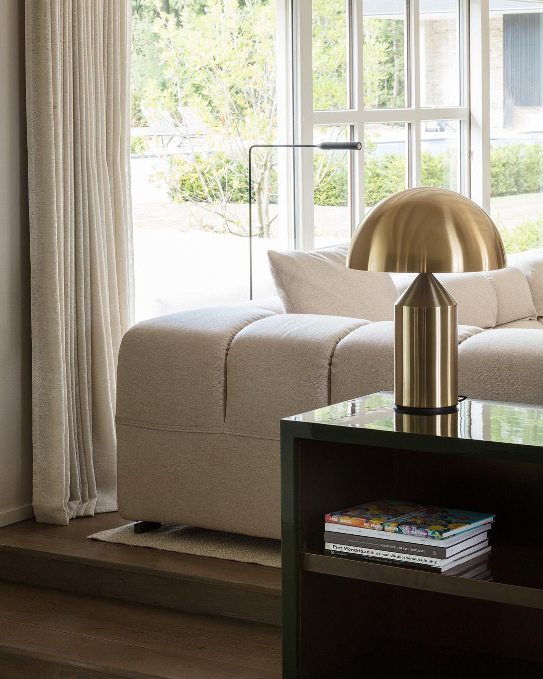 Selisina Industrial Minimalist Table Lamp