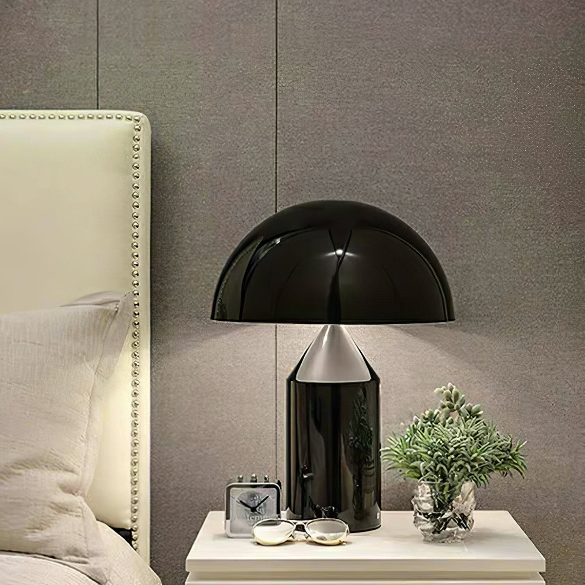 Selisina Industrial Minimalist Table Lamp