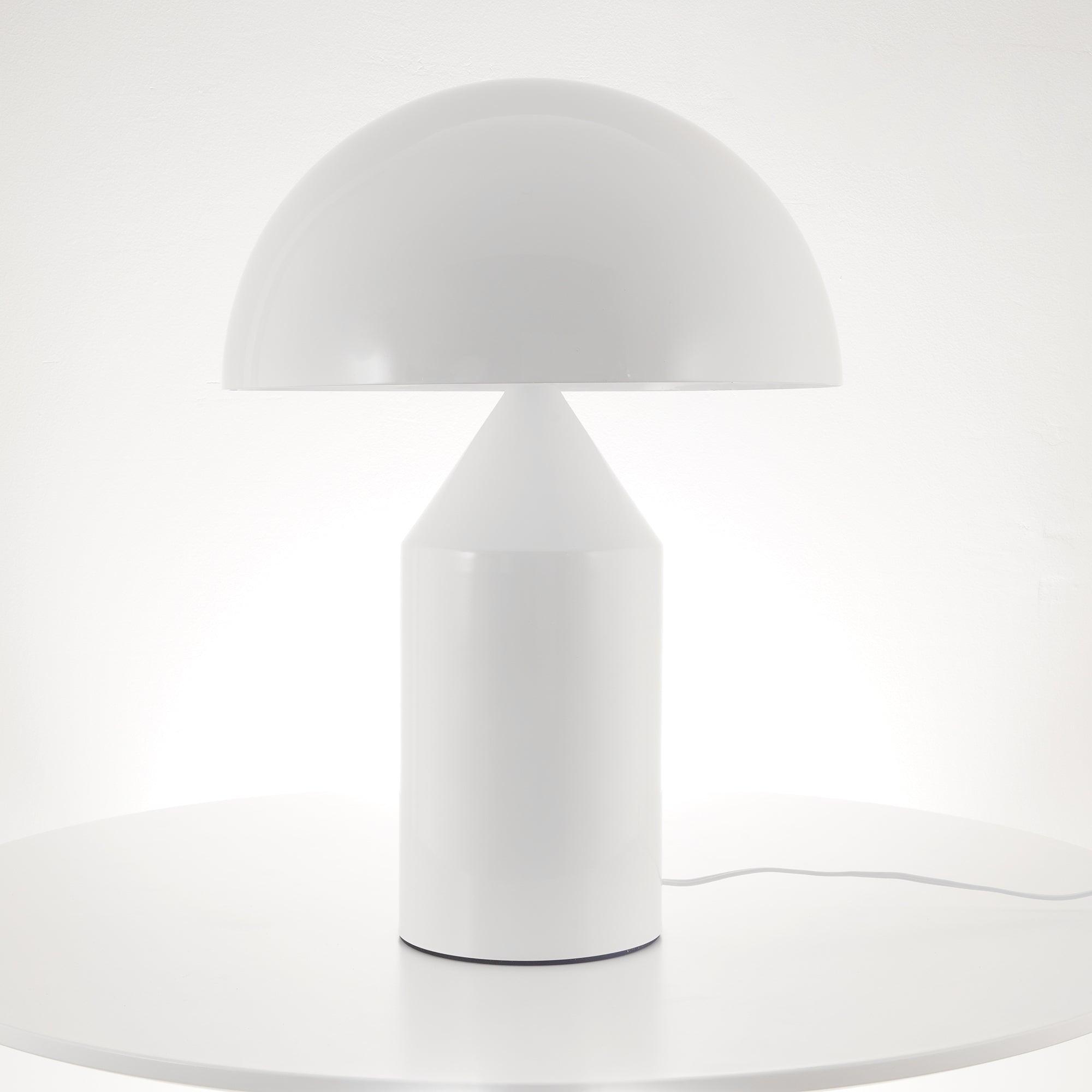 Selisina Industrial Minimalist Table Lamp
