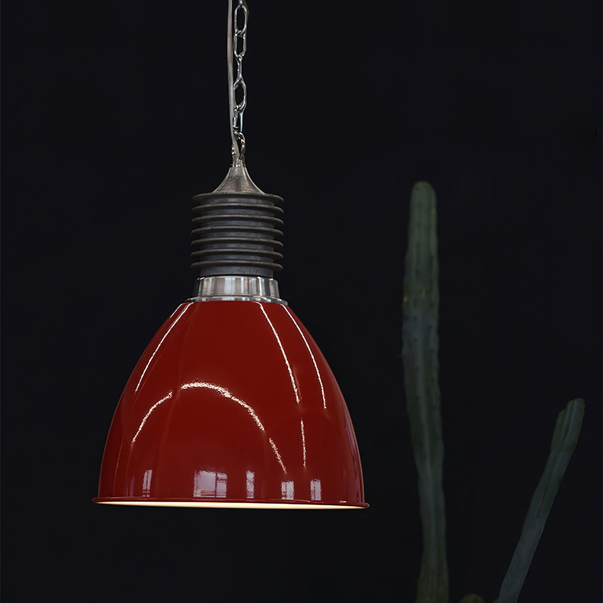 Kvennuvys Modern Minimalist Metal Pendant Lamp