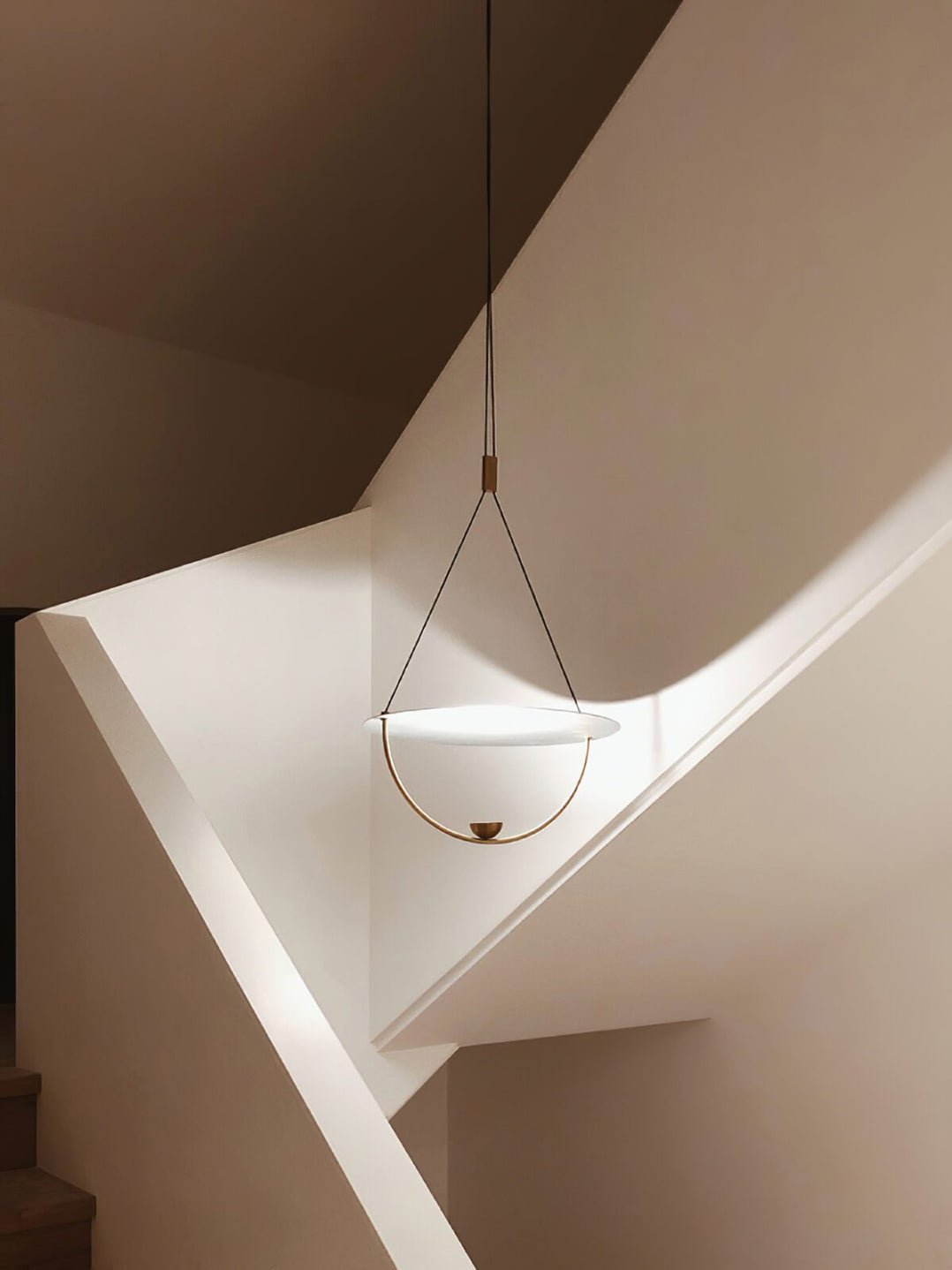 Vecaros Modern Minimalist Disc Pendant Lamp