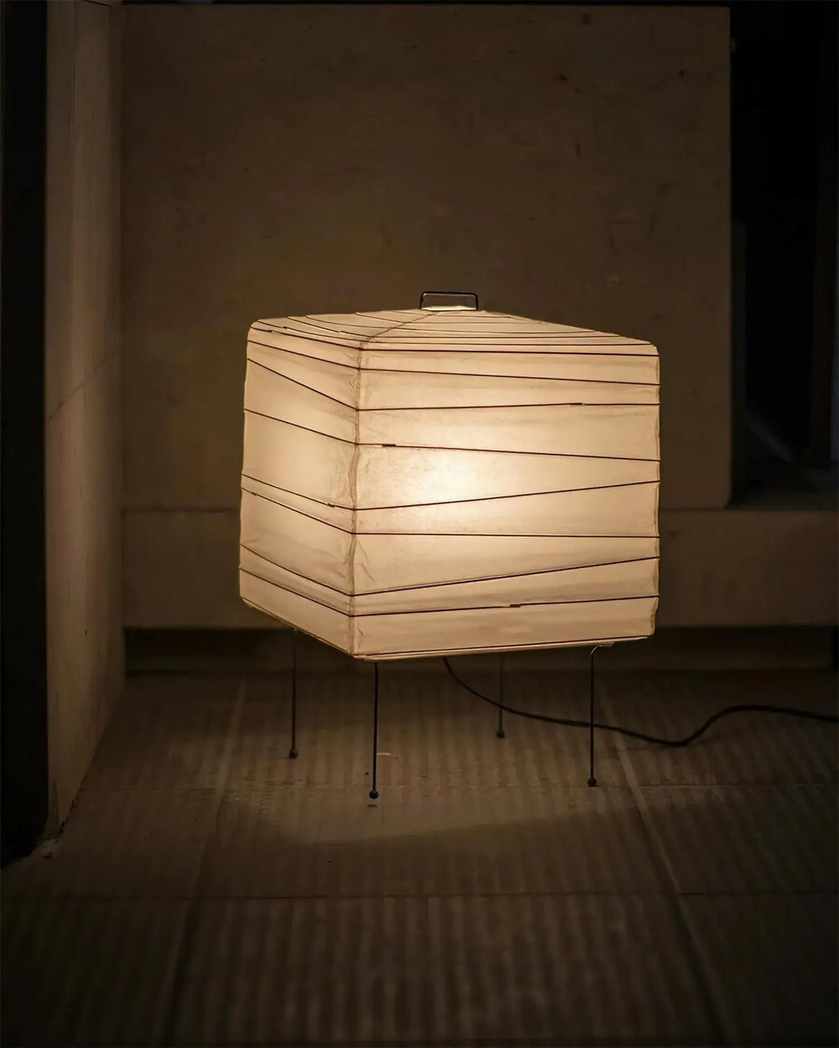 Mith Paper Oriental Table Lamp