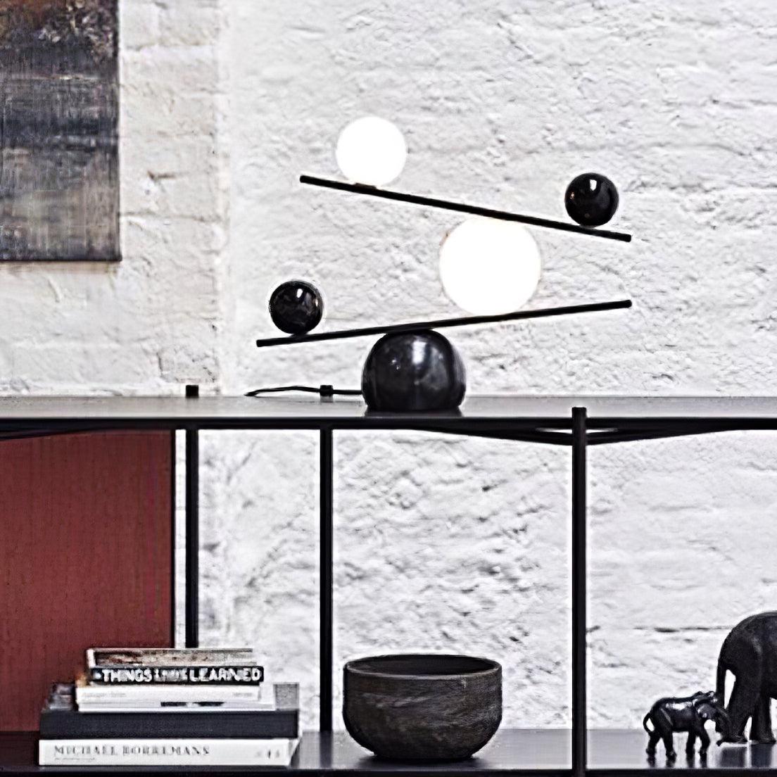 Usilus Table Lamp