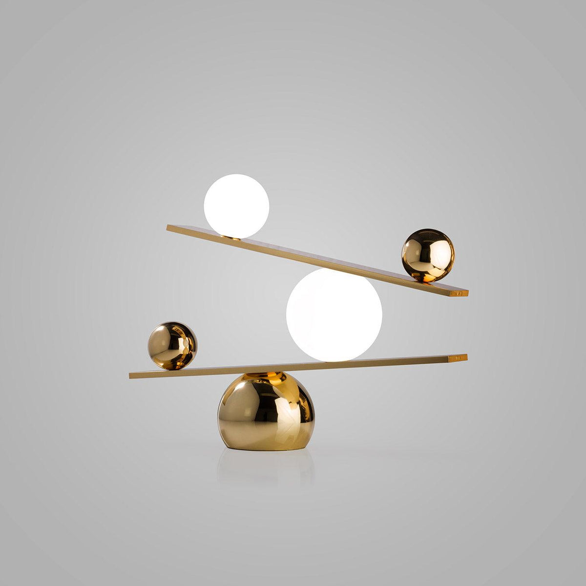 Usilus Table Lamp