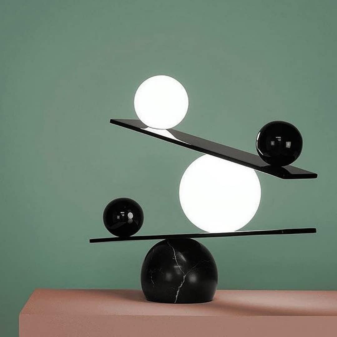 Usilus Table Lamp