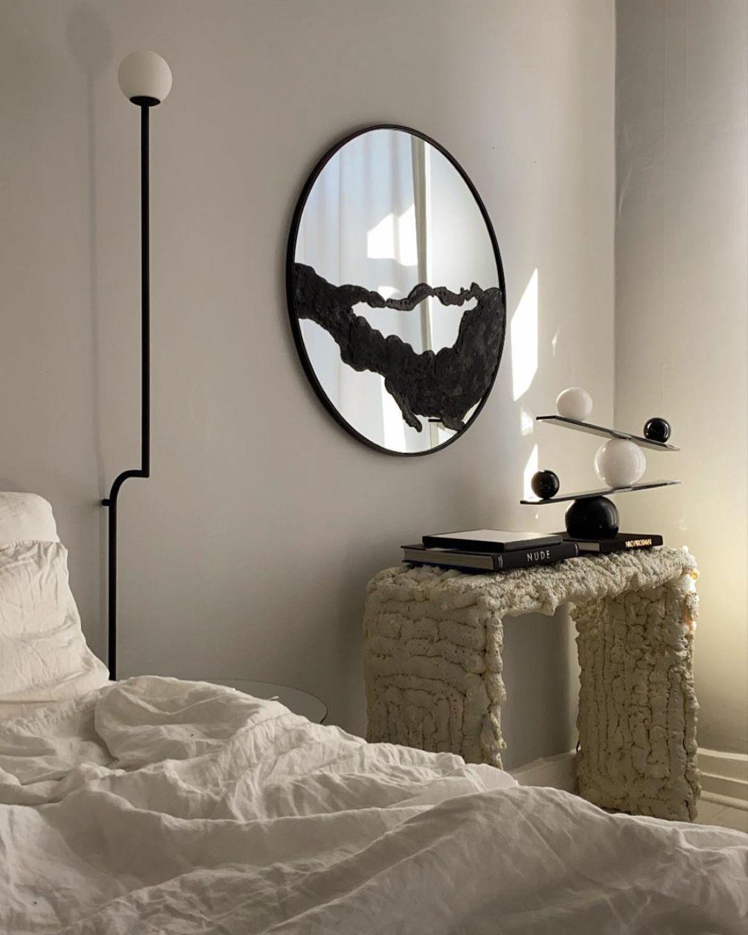 Usilus Table Lamp