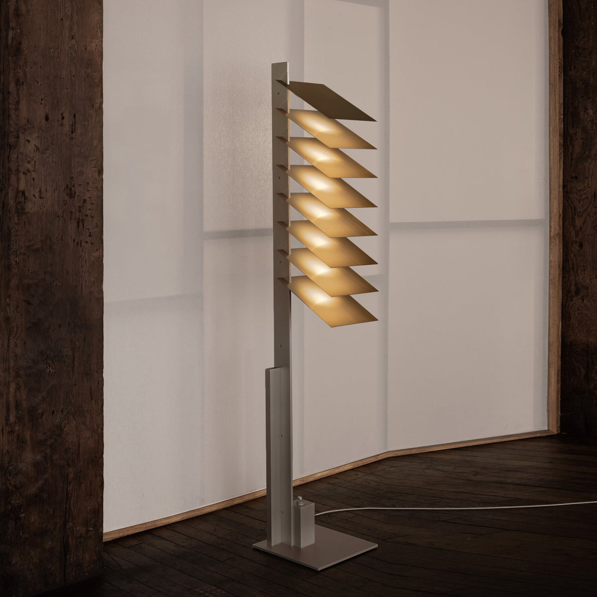 Virauena Floor Lamp
