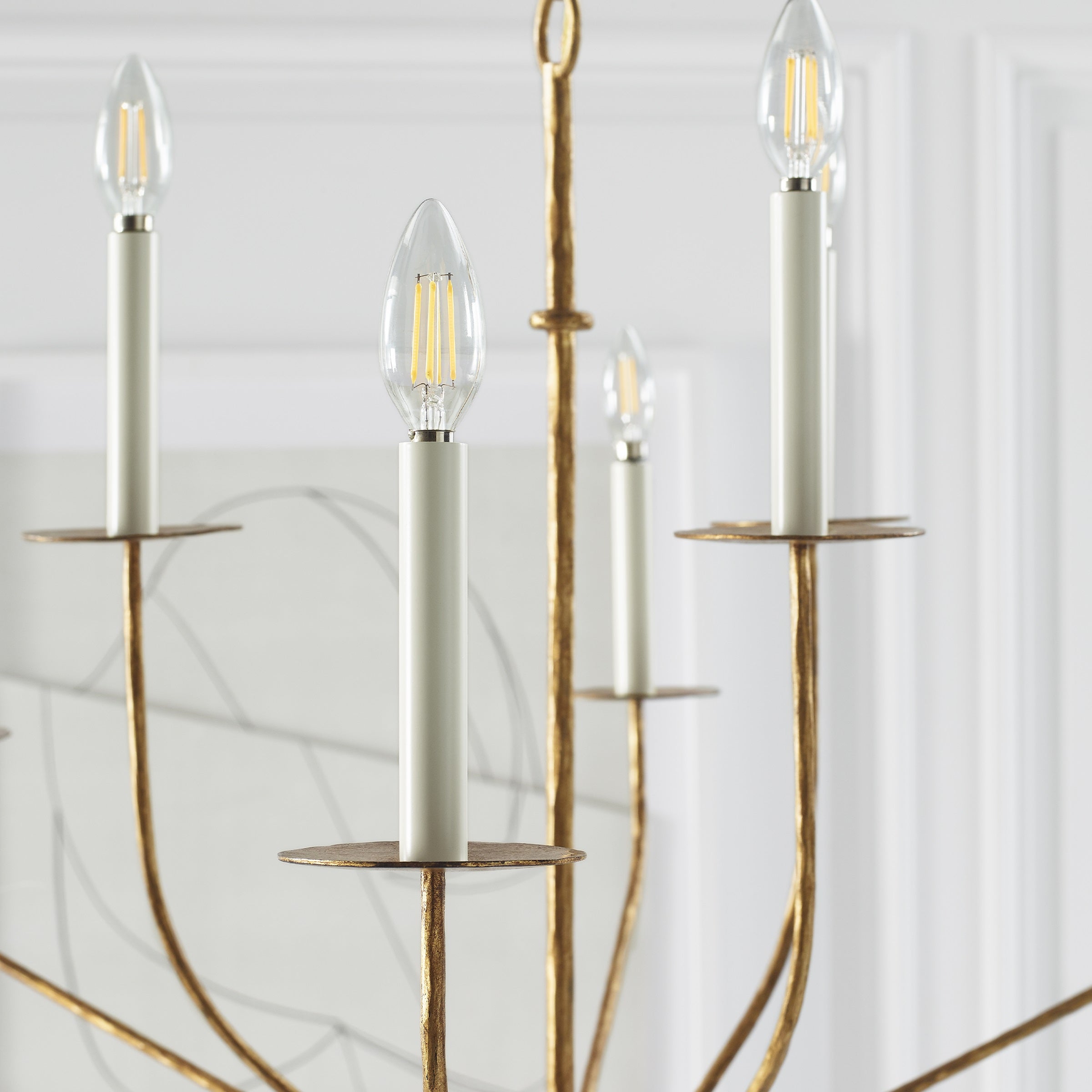 Caeluvyh Vintage Industrial Black Chandelier - Neutral Decor