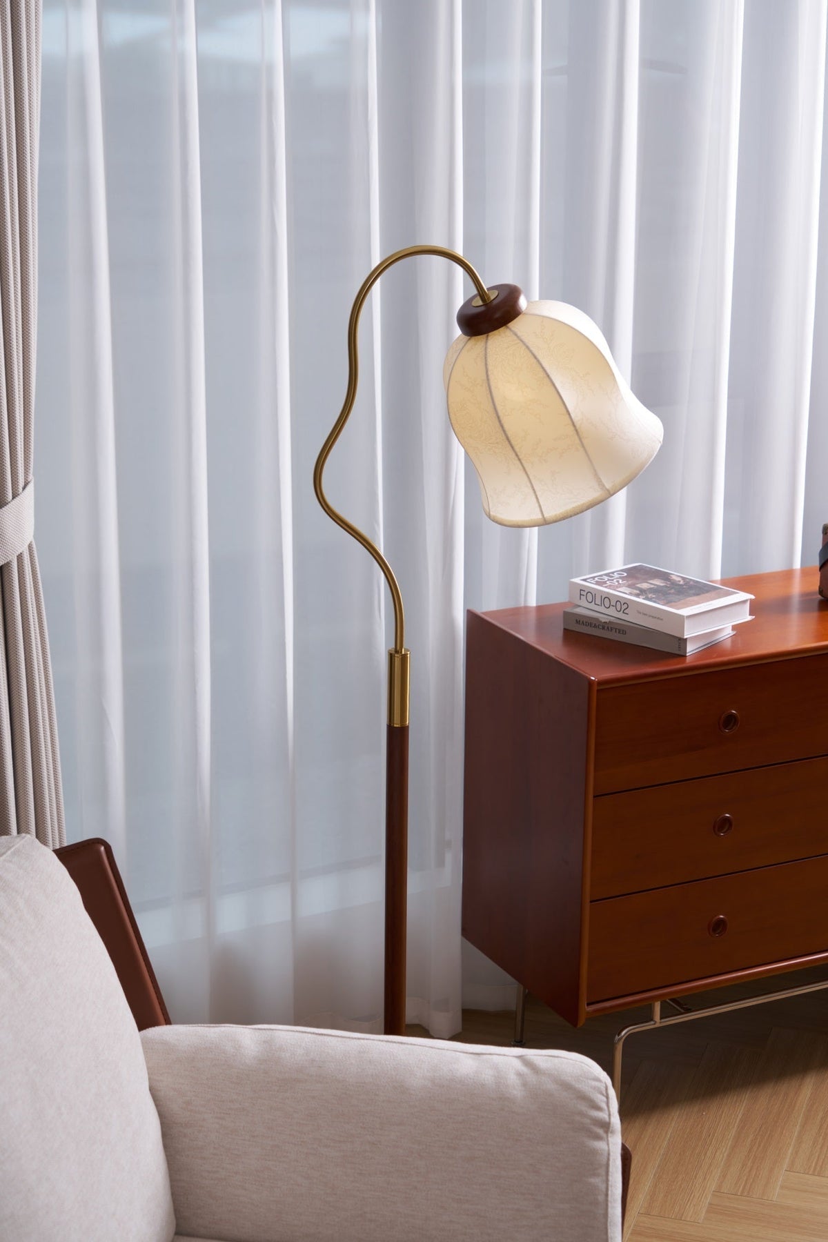 Elveielle Classic Wood Floor Lamp