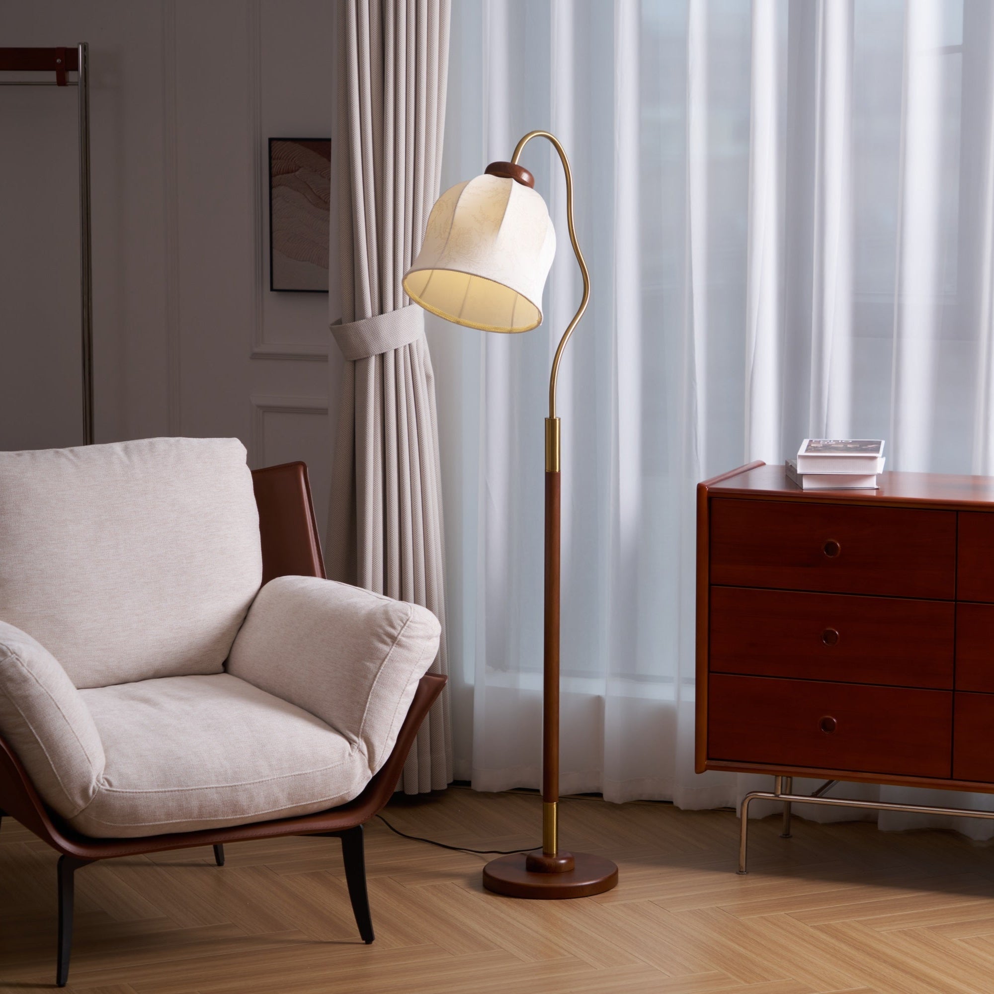 Elveielle Classic Wood Floor Lamp