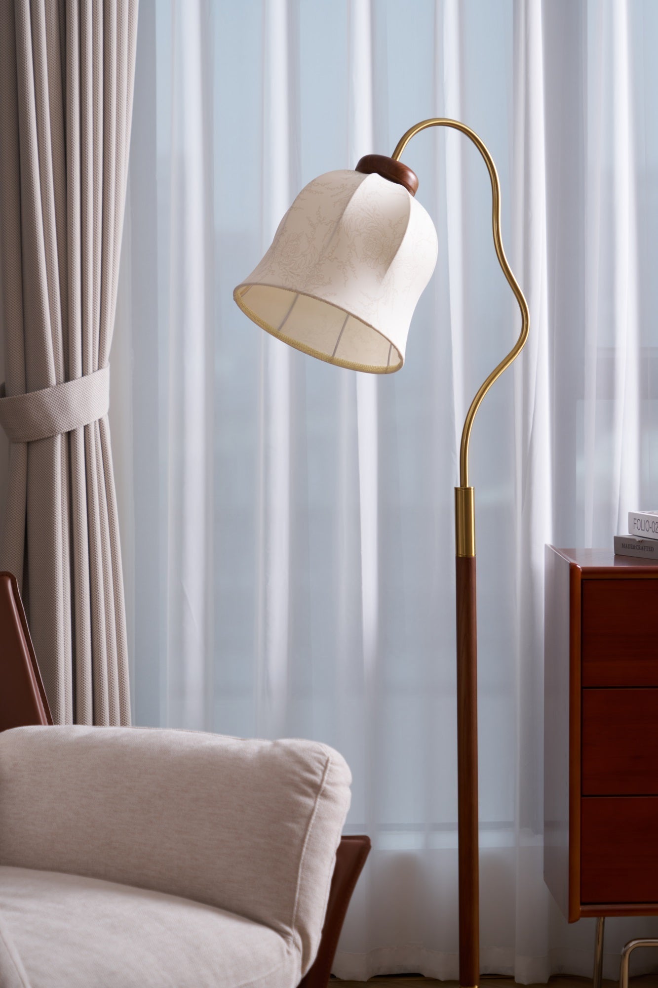 Elveielle Classic Wood Floor Lamp