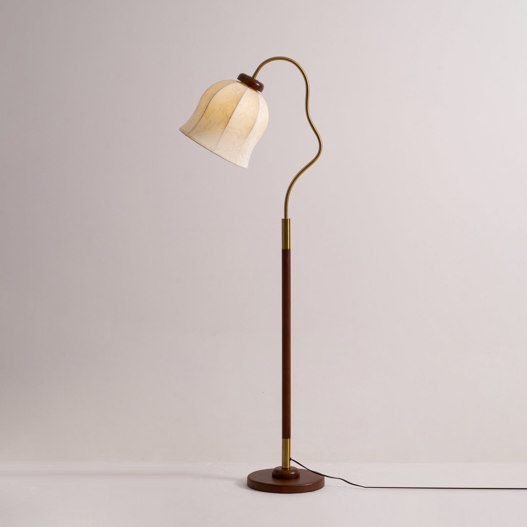Elveielle Classic Wood Floor Lamp