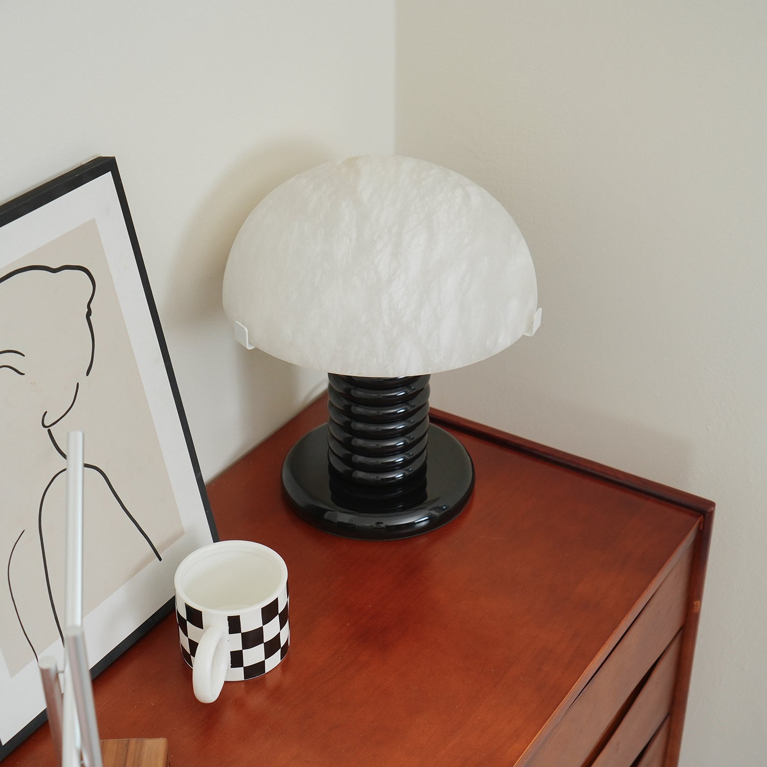 Teriorina Table Lamp