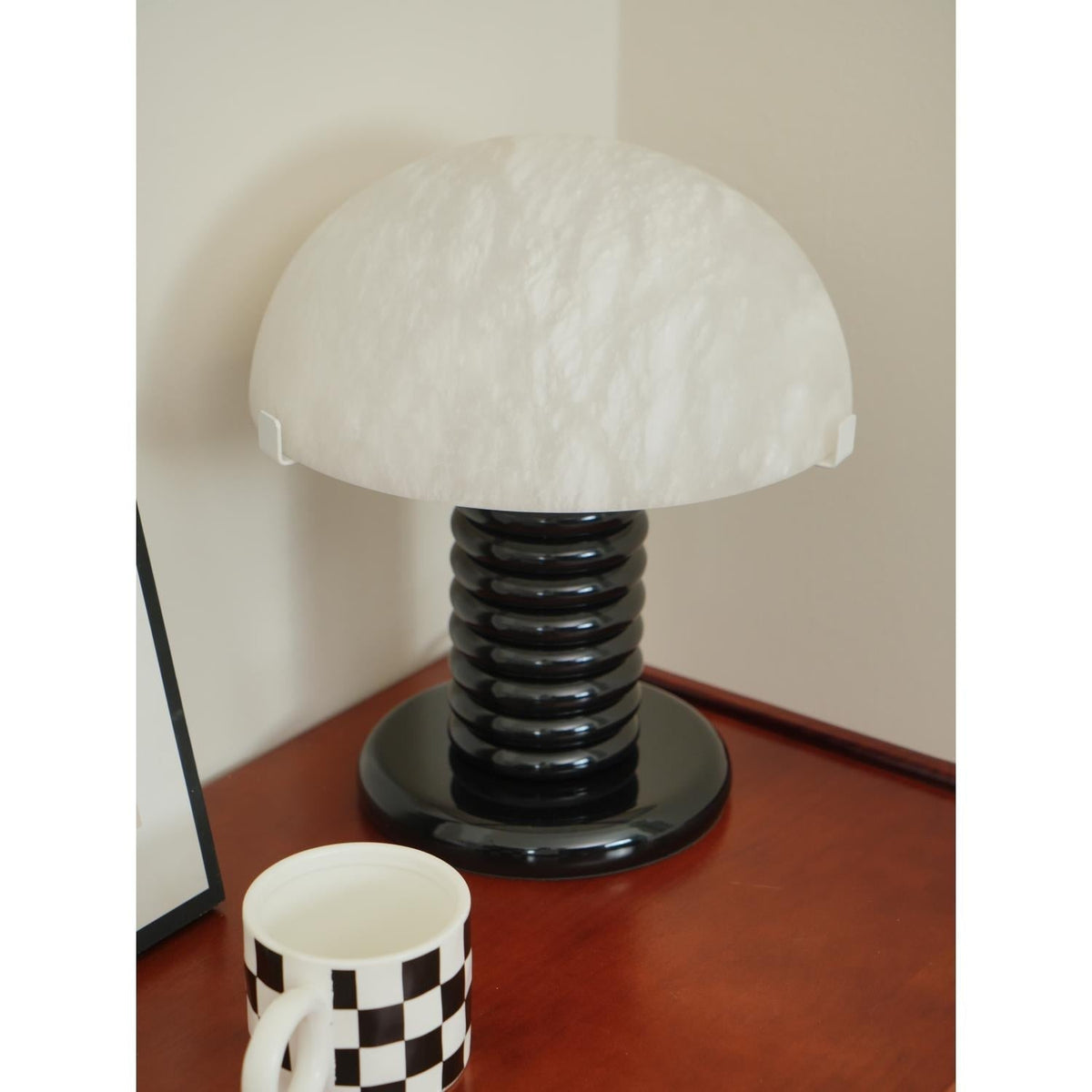 Teriorina Table Lamp