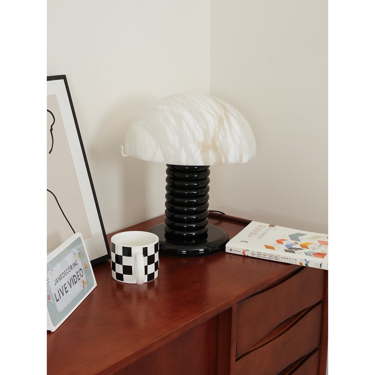 Teriorina Table Lamp