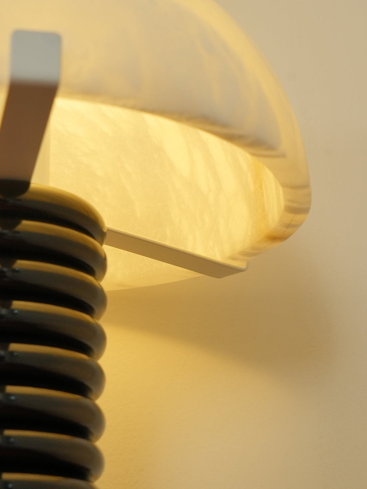 Teriorina Table Lamp