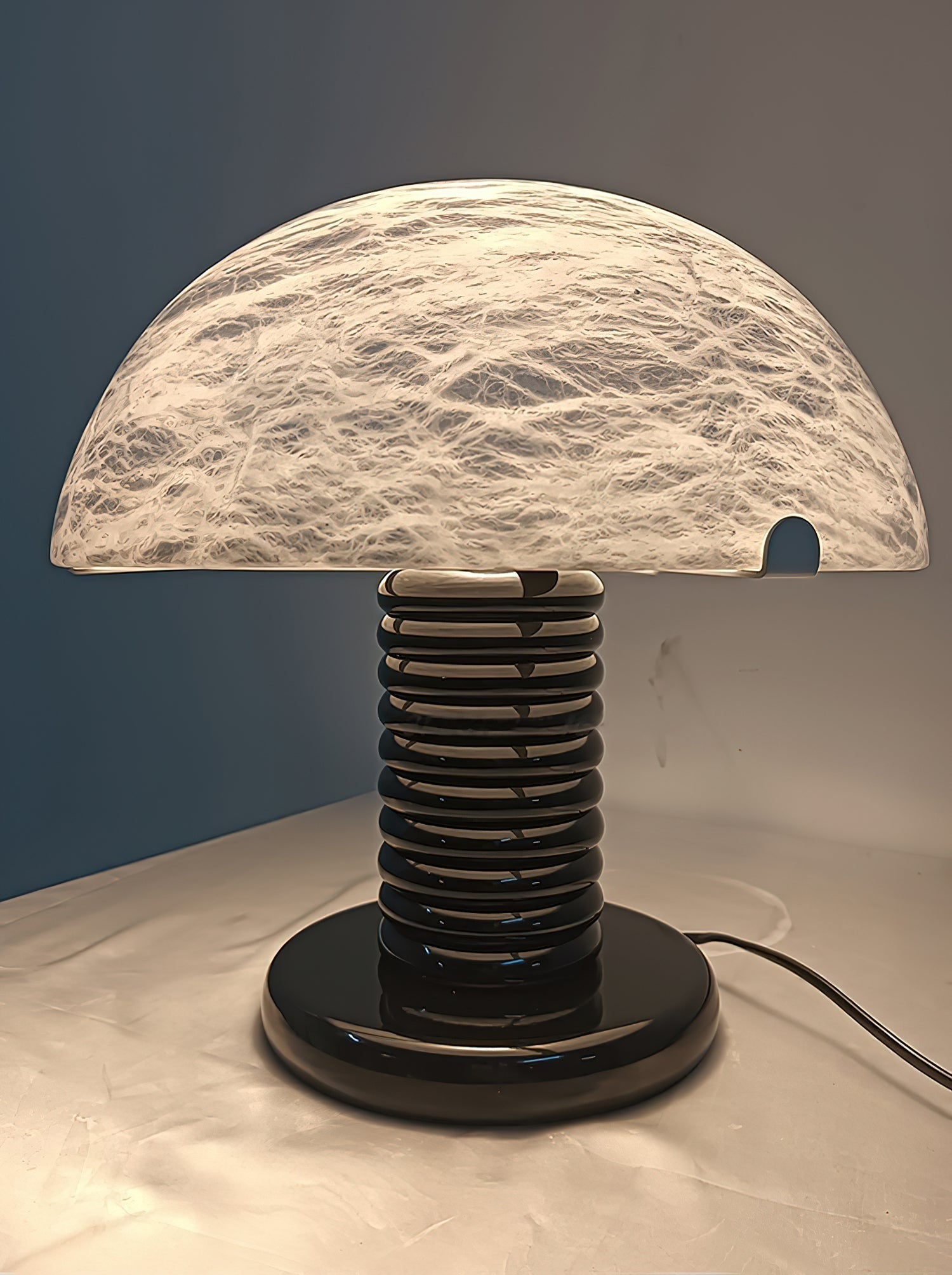 Teriorina Table Lamp