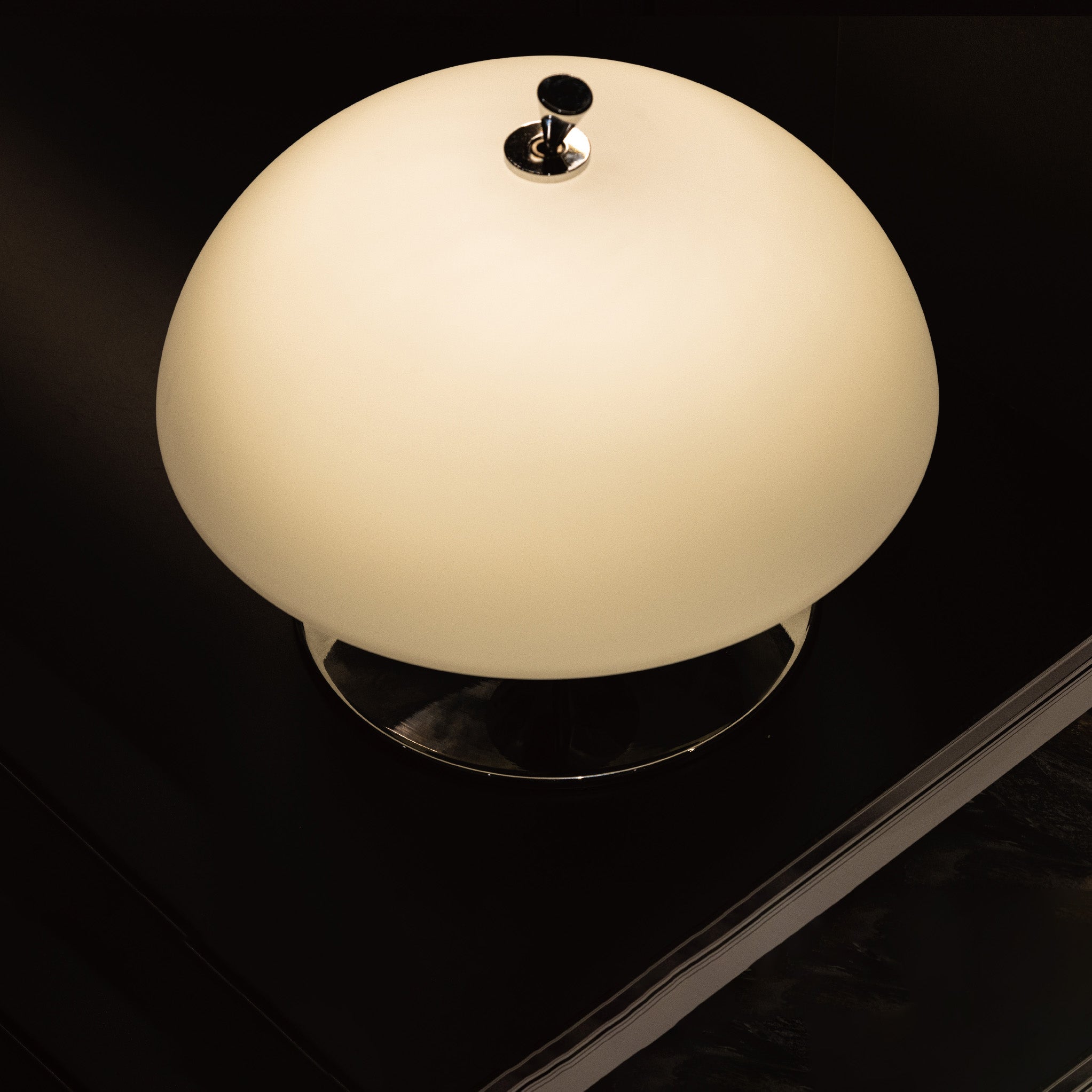 Auret Table Lamp (Built-in Battery)