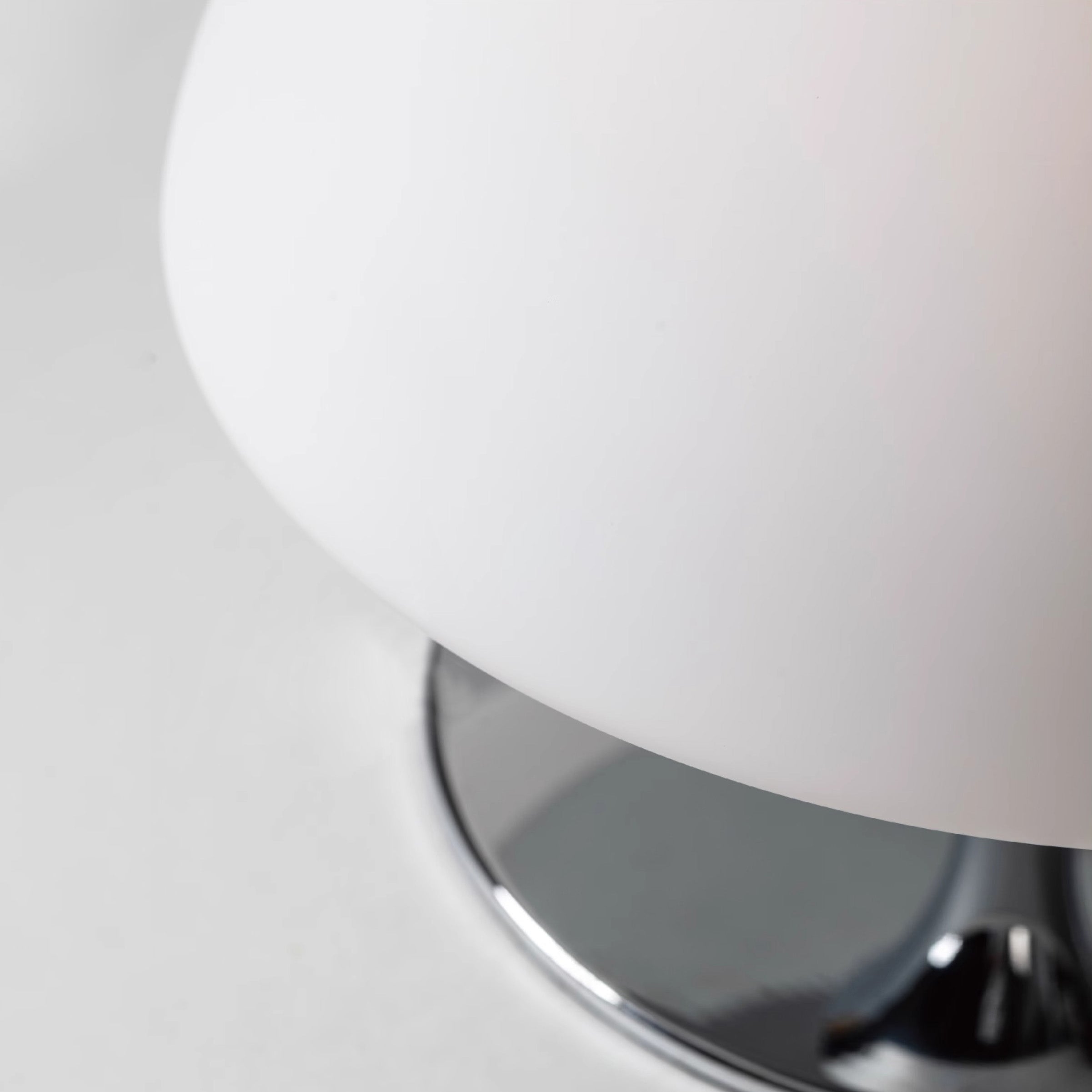 Auret Table Lamp (Built-in Battery)