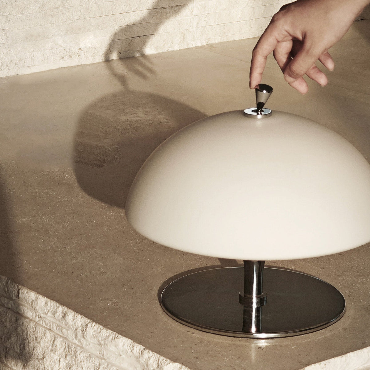 Auret Table Lamp (Built-in Battery)