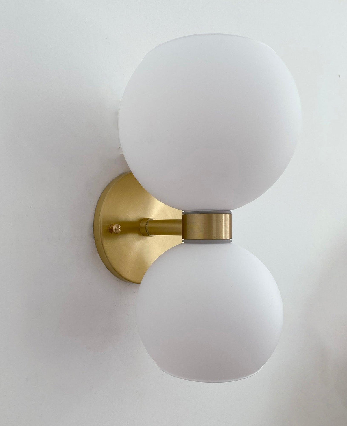 Avynion Modern Nordic Art Glass Wall Lamp