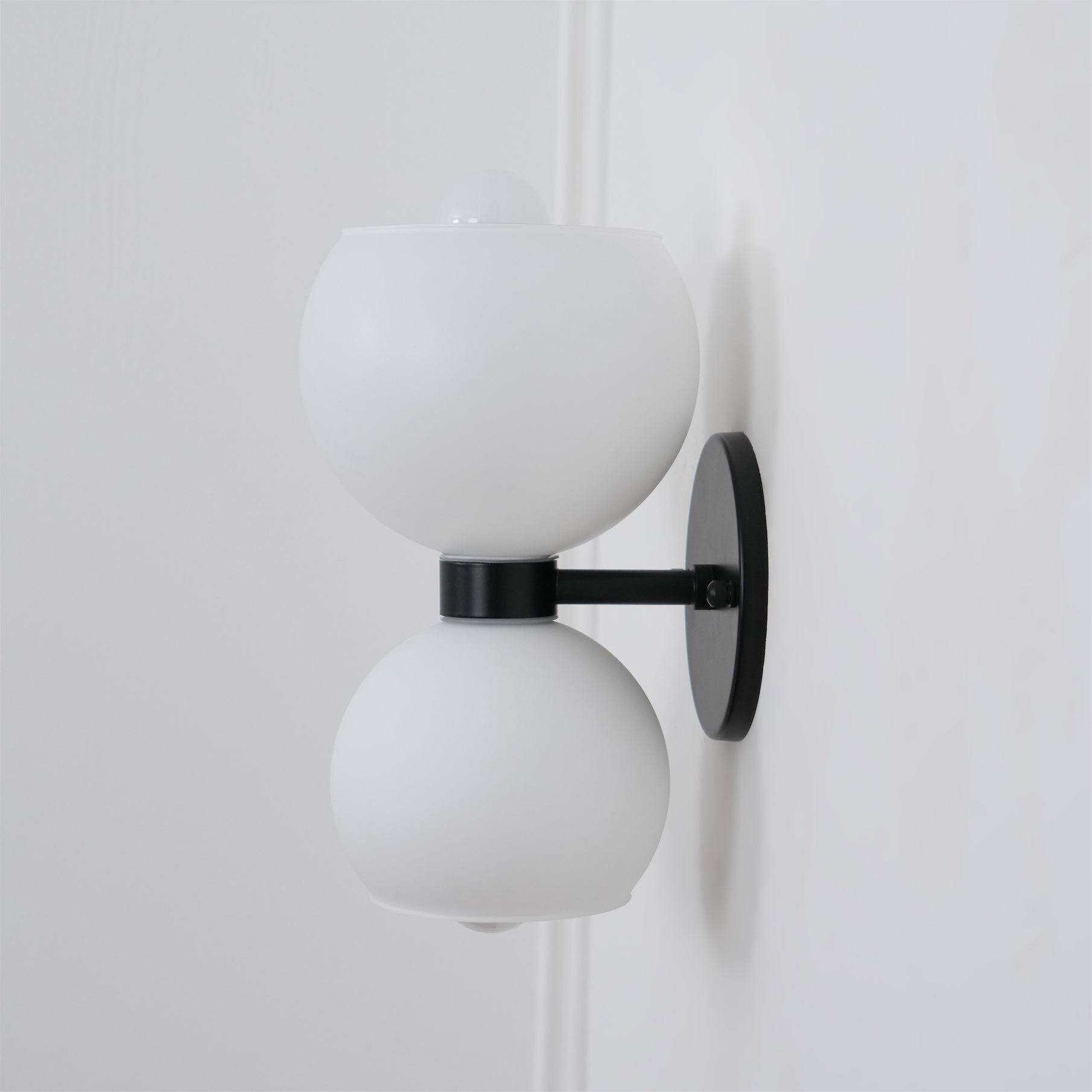 Umarion Round Pearl Glass Sconce Wall lamp