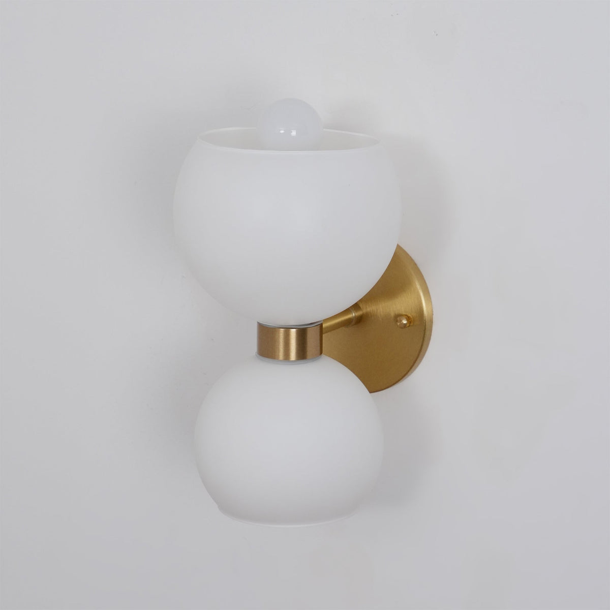 Avynion Modern Nordic Art Glass Wall Lamp