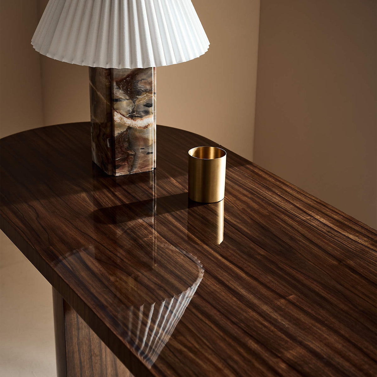 Teriinelia Table Lamp