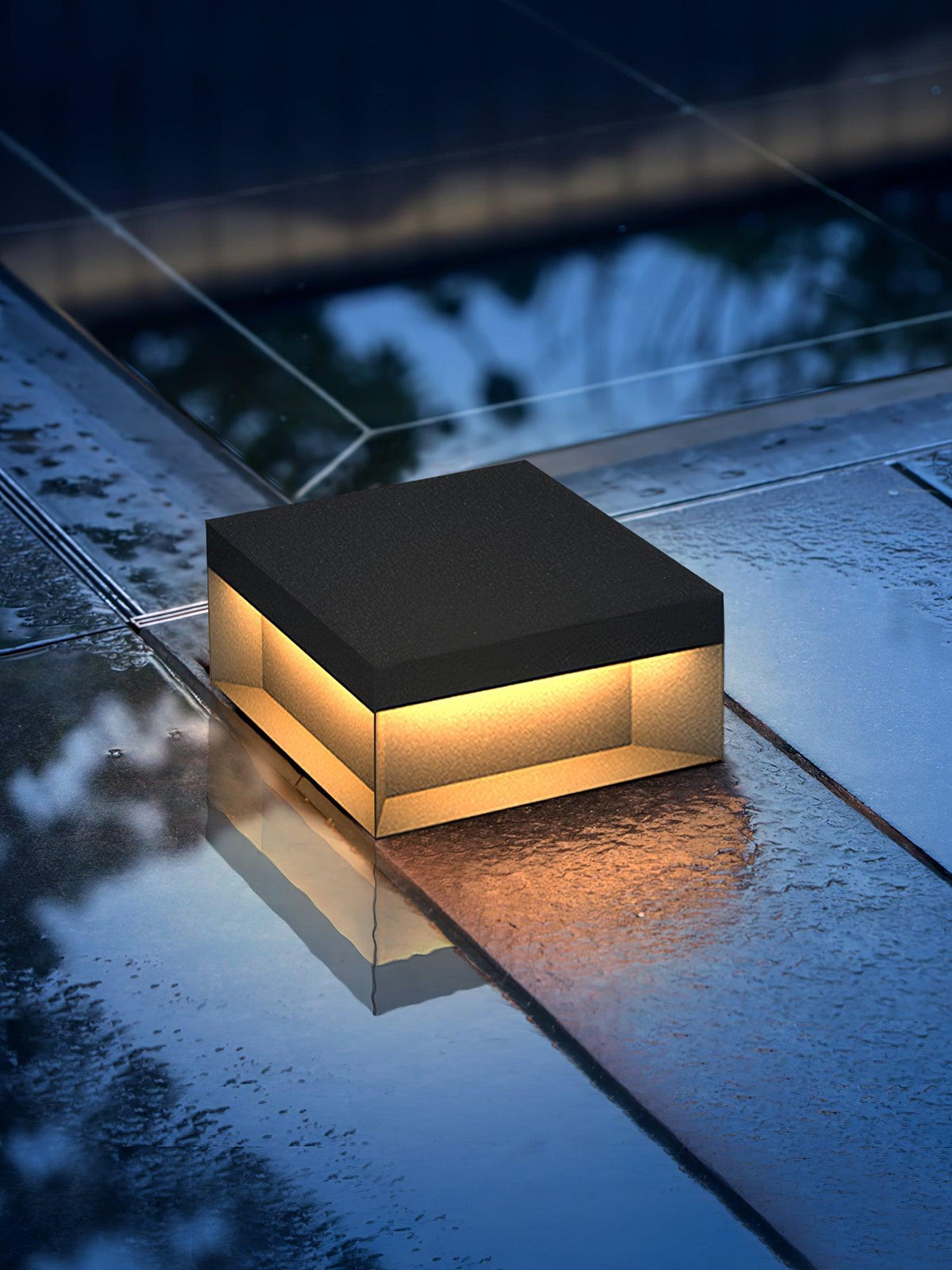 Mirisise Outdoor Light