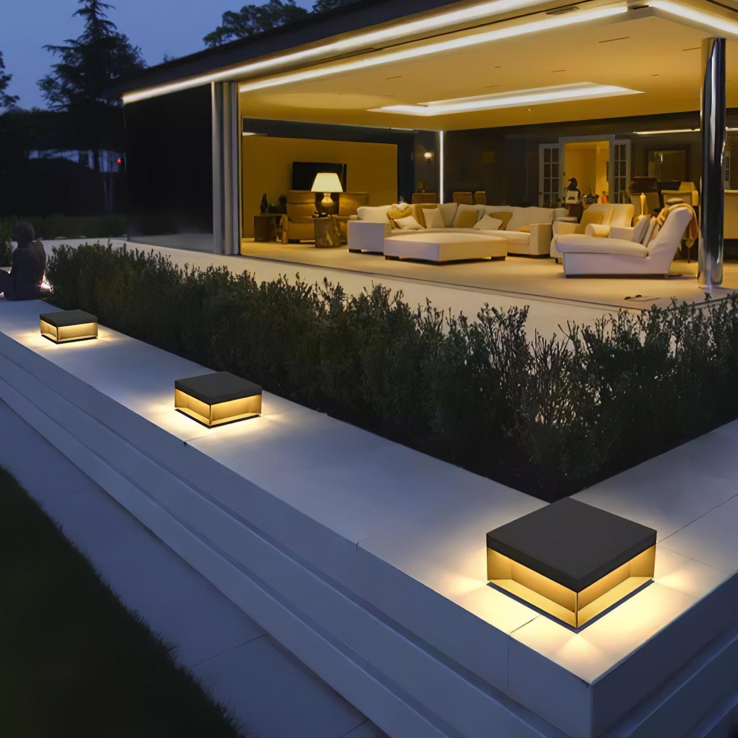 Polly Modern Outdoor Light