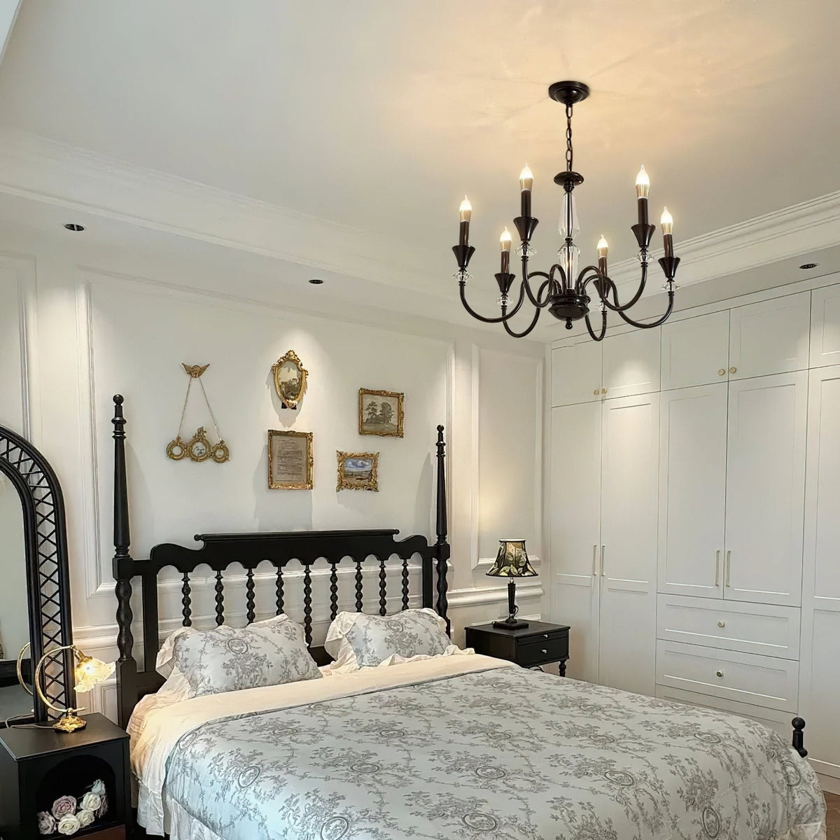 Selivora Chandelier Black & Crystal Candelabra