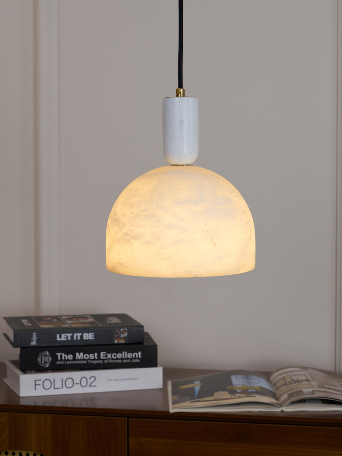 Leda Minimalist Alabaster Pendant Light
