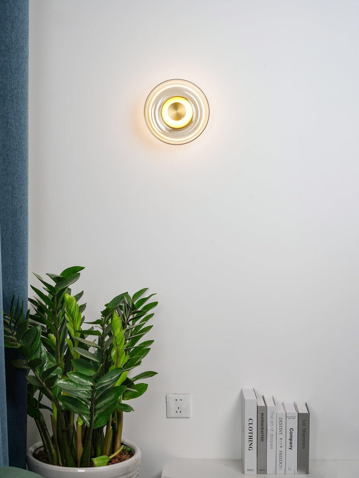 Lomino Premium Nordic Art Glass Wall Light